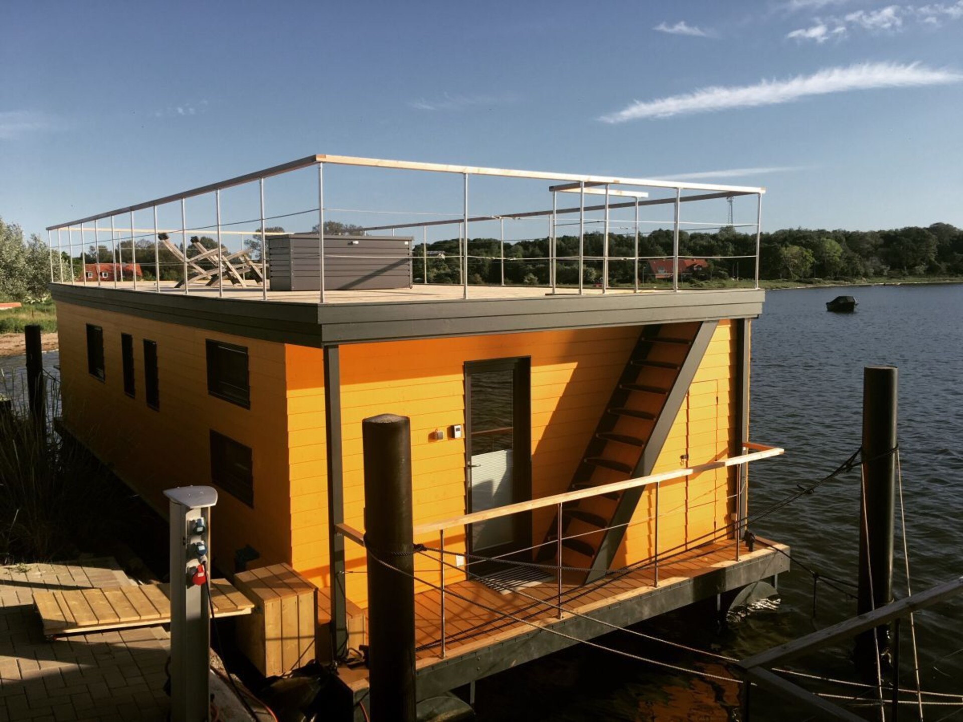 Verwarmde woonboot aan het Oostzeestrand in Heiligenhafen voor 5 personen - foto 4