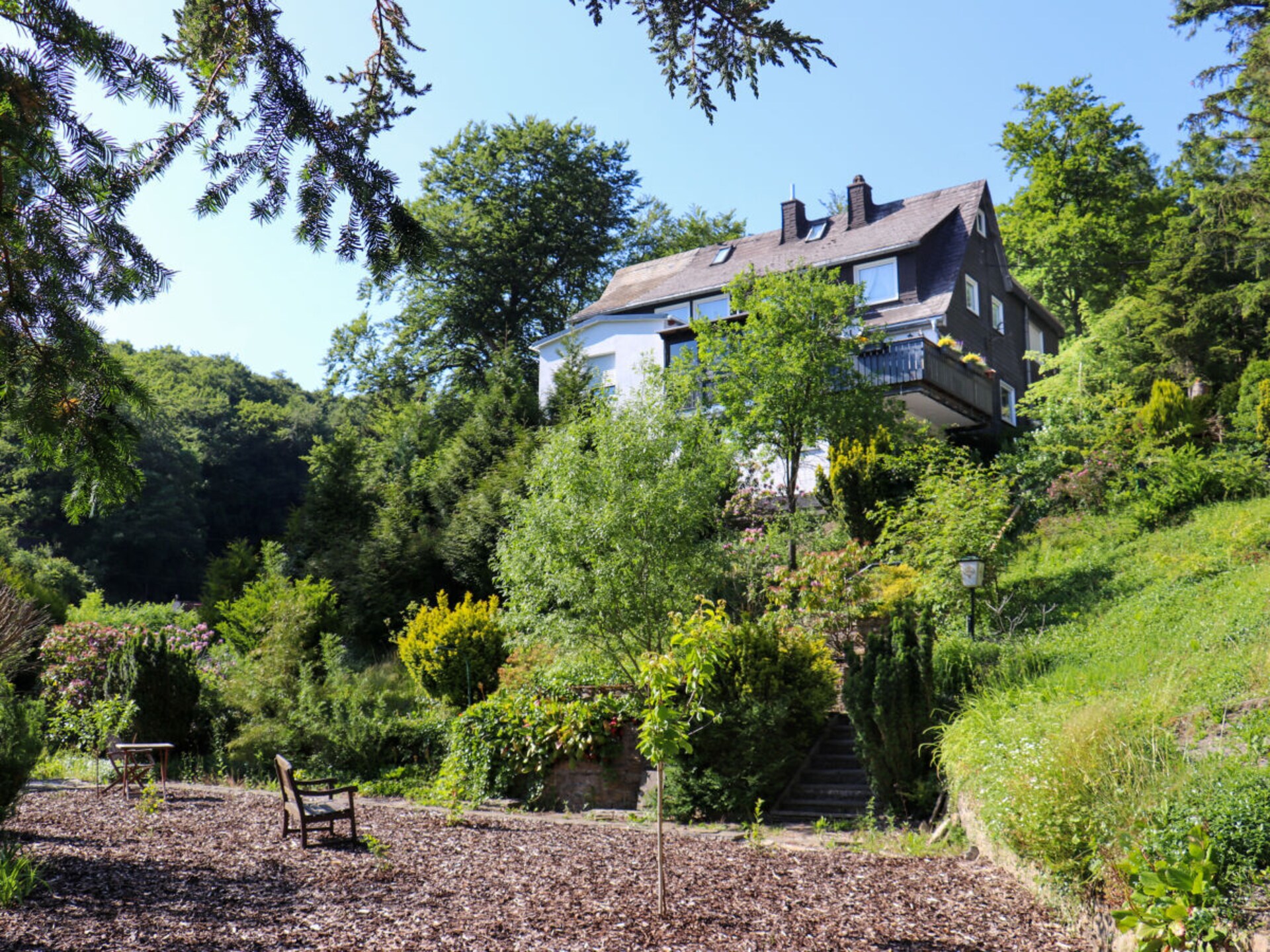 Ruim vrijstaand vakantiehuis met sauna en grote tuin bij Willingen - foto 2