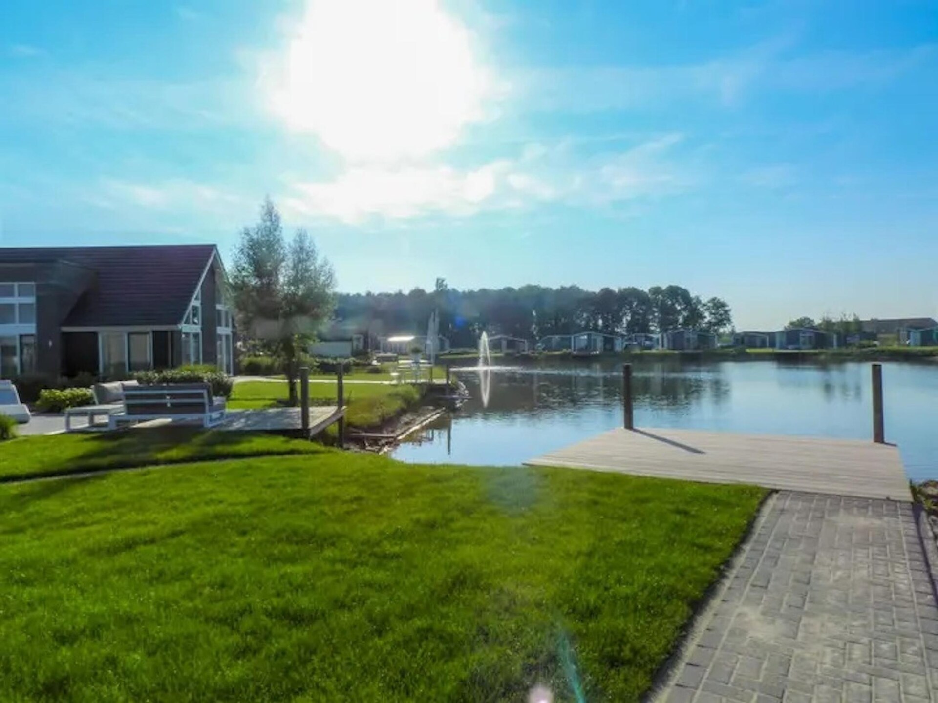 Vrijstaand vakantiehuis aan het meer in Wemeldinge, Zeeland - foto 12