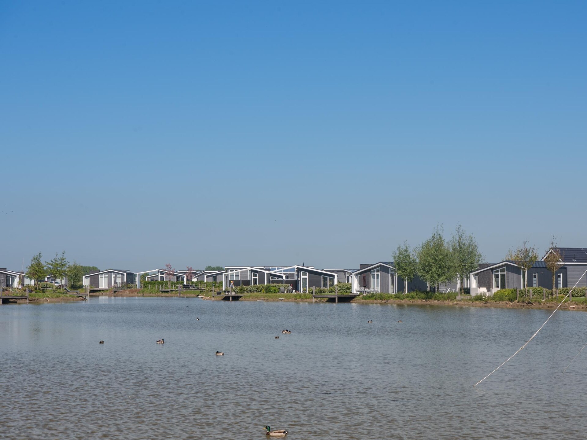 Vrijstaand vakantiehuis aan het meer in Wemeldinge, Zeeland - foto 13