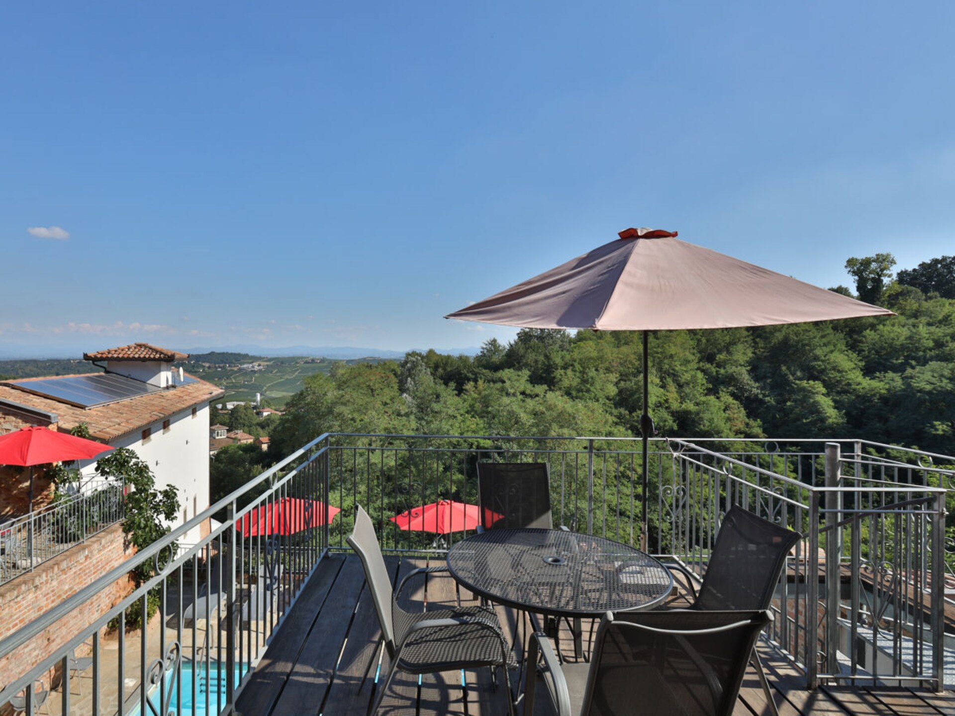 Duplex Vakantiehuis met Groot Terras en Zwembad in Mombaruzzo - foto 6
