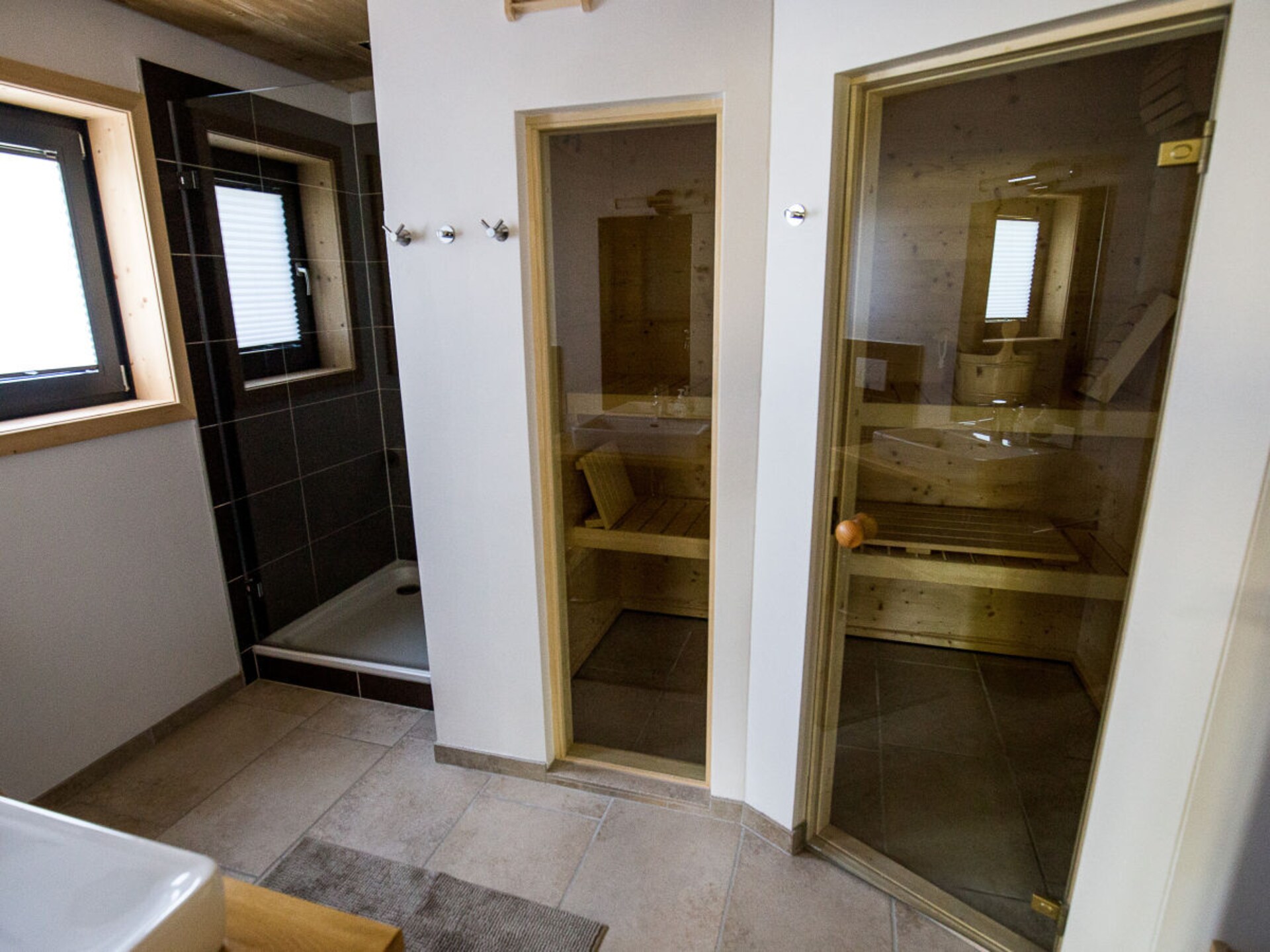Modern vakantiechalet met sauna en kano aan zwemmeer in Zuid-Noorwegen - foto 12