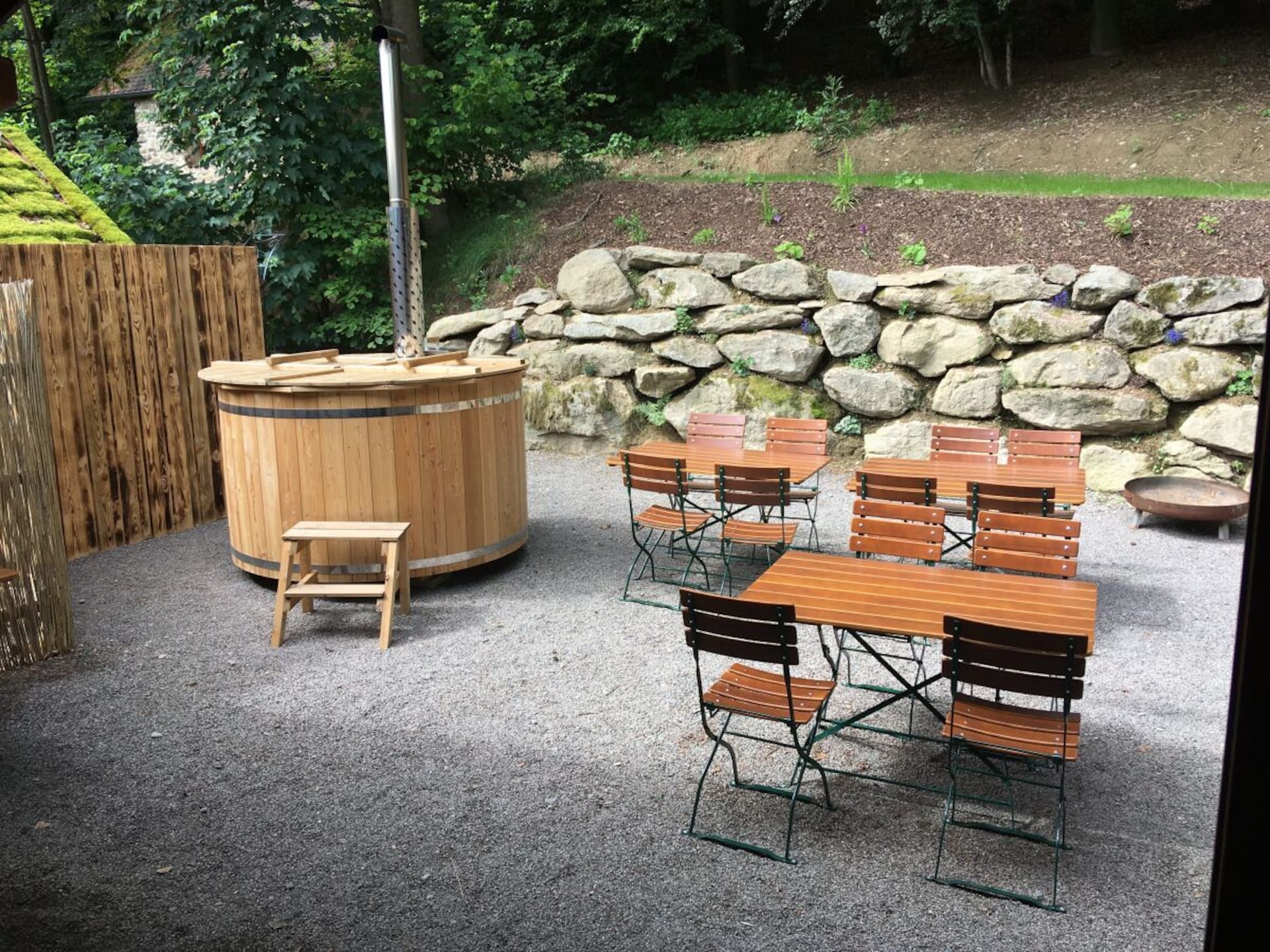 Ruim vakantiehuis voor 10 personen met bubbelbad en thuisbioscoop in Loitzendorf - foto 9