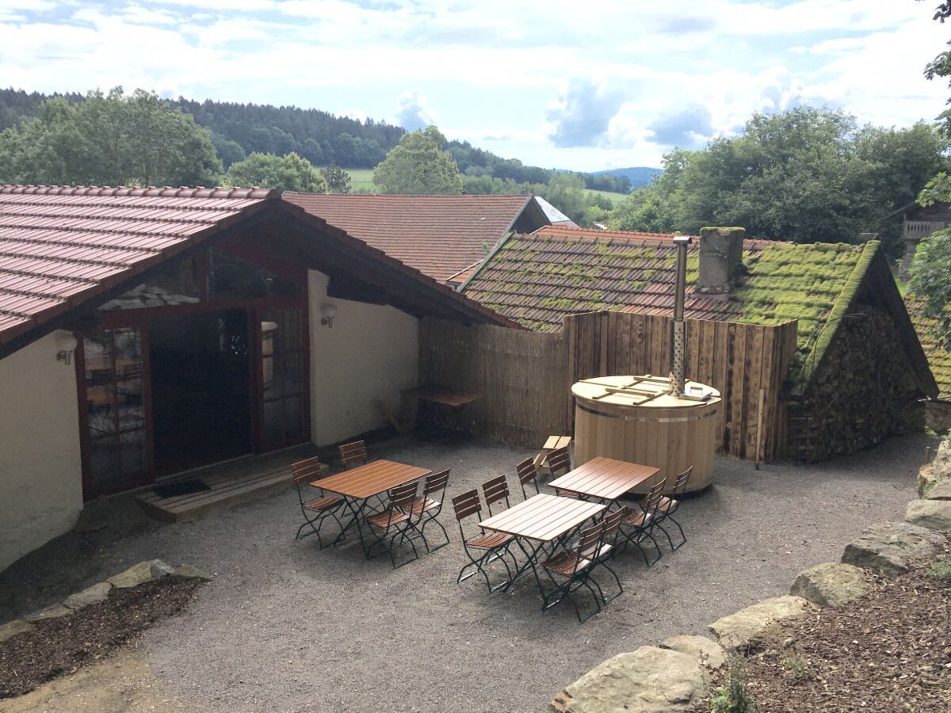 Ruim vakantiehuis voor 10 personen met bubbelbad en thuisbioscoop in Loitzendorf - foto 1