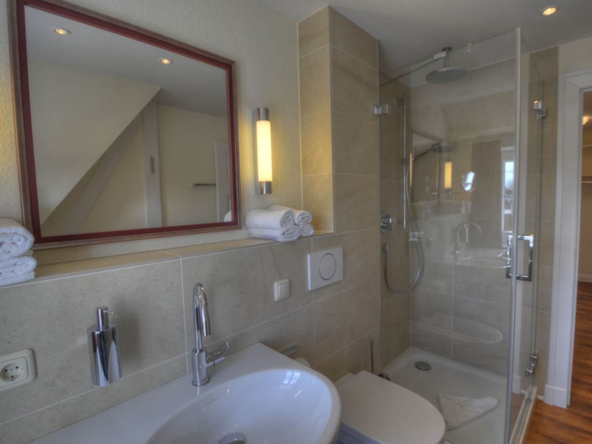 Knus zolderappartement met uitzicht op het historische Burg op Fehmarn - foto 8