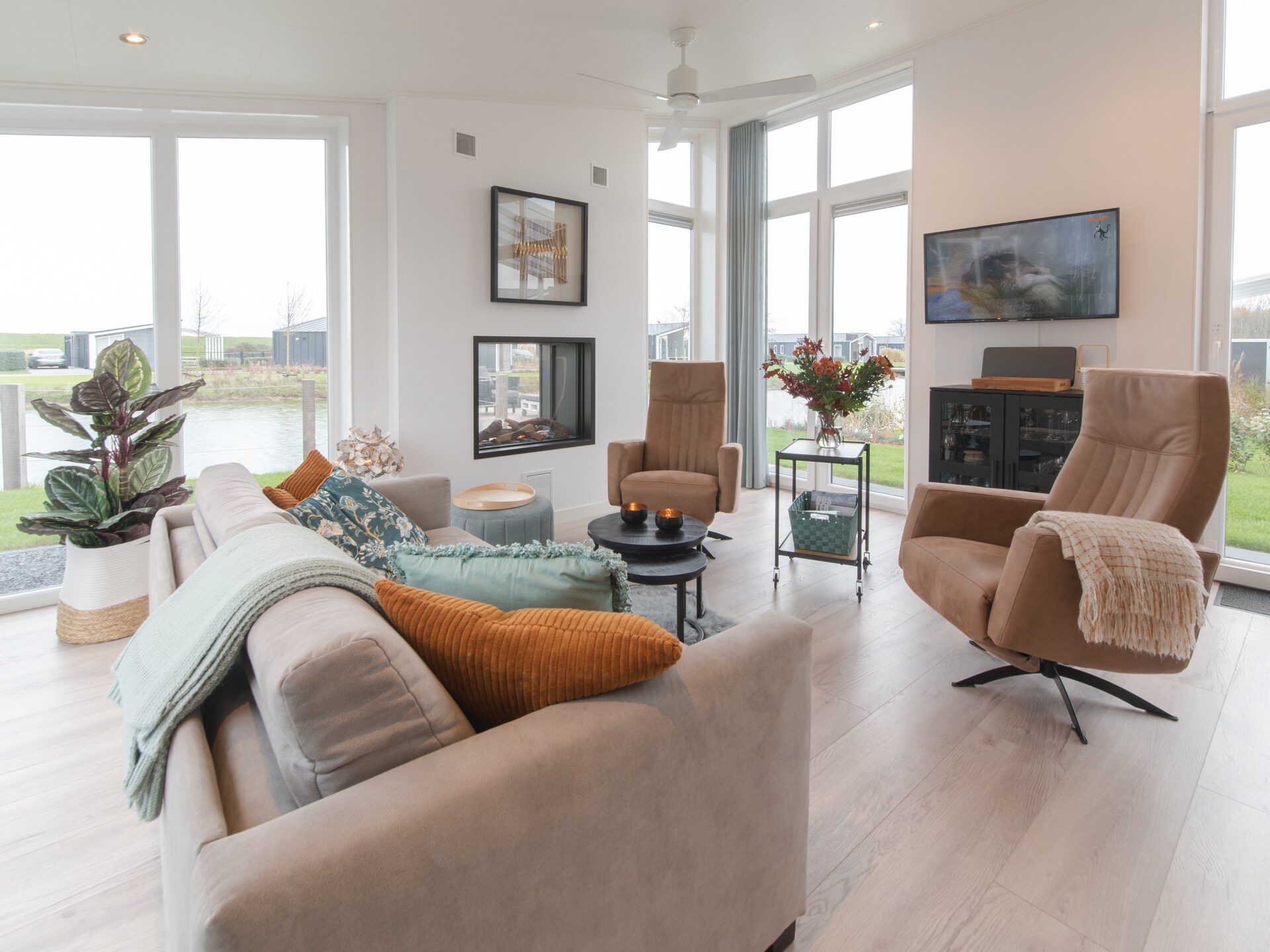 Water Resort Oosterschelde 34: Luxe vrijstaand vakantiehuis aan het meer - foto 2