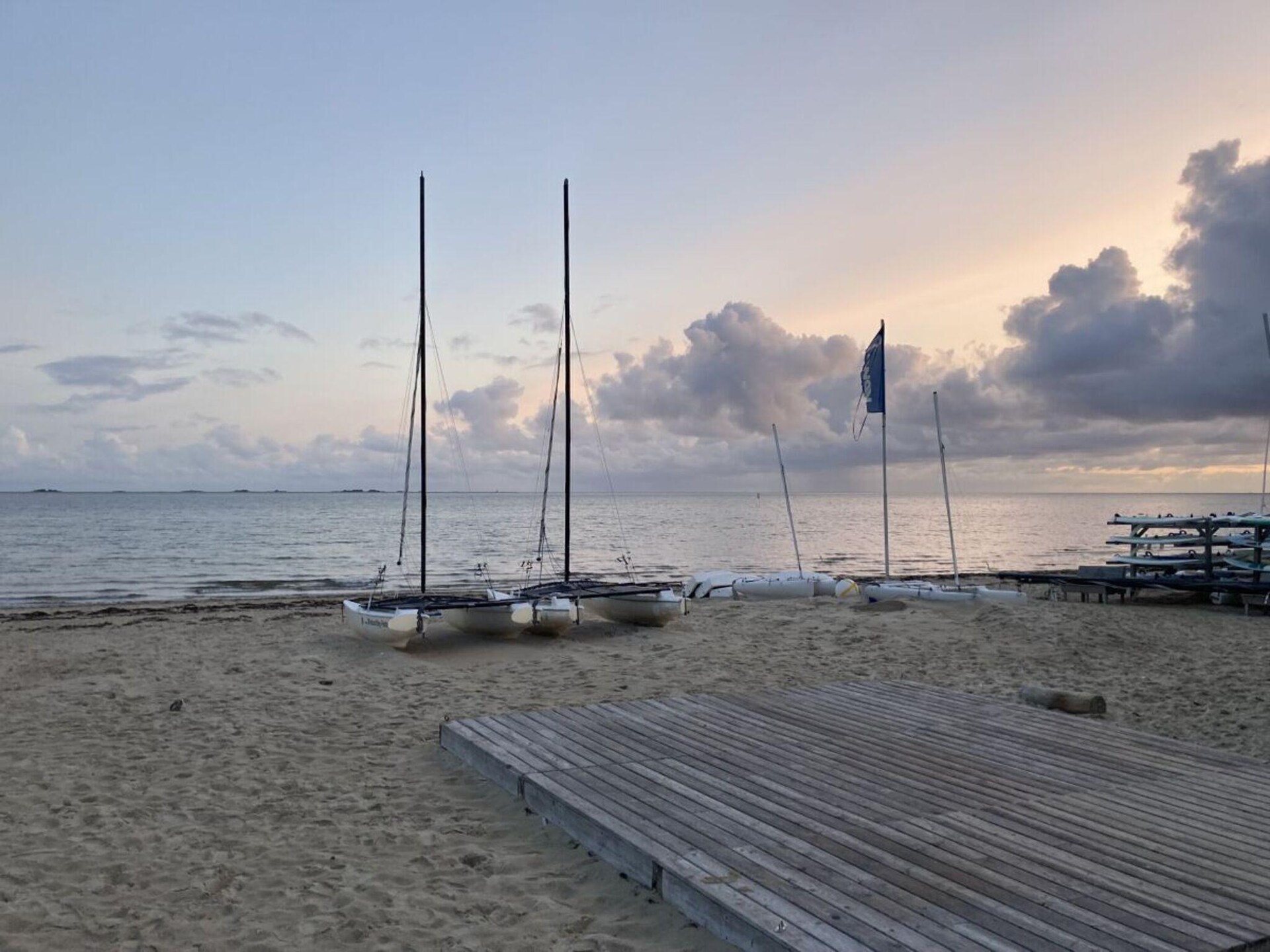 Gerenoveerd vakantiehuis met grote tuin en zuidterras nabij strand - foto 33