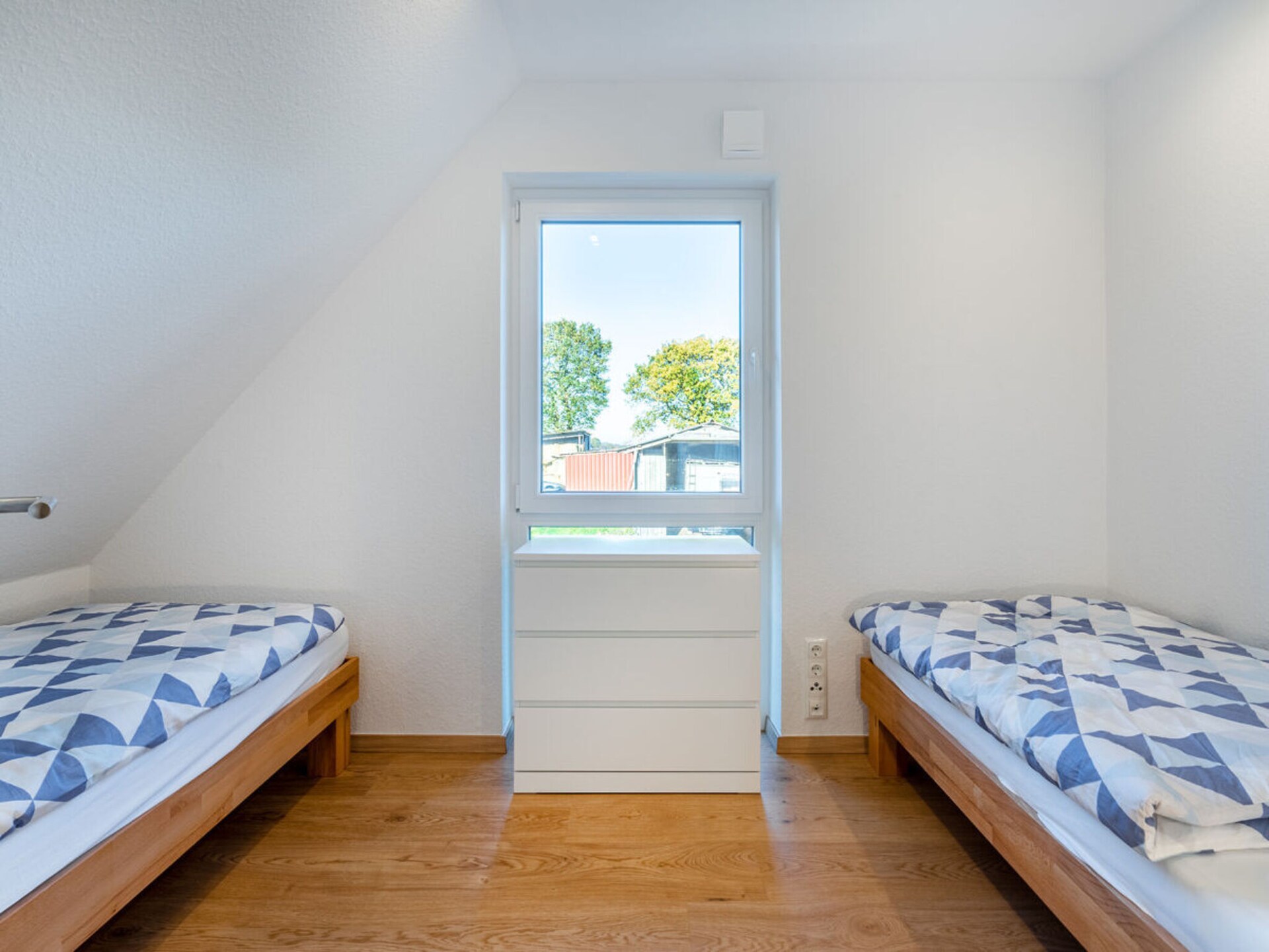 Licht vakantiehuis direct aan het zwemmeer in Aurich-Tannenhausen - foto 14