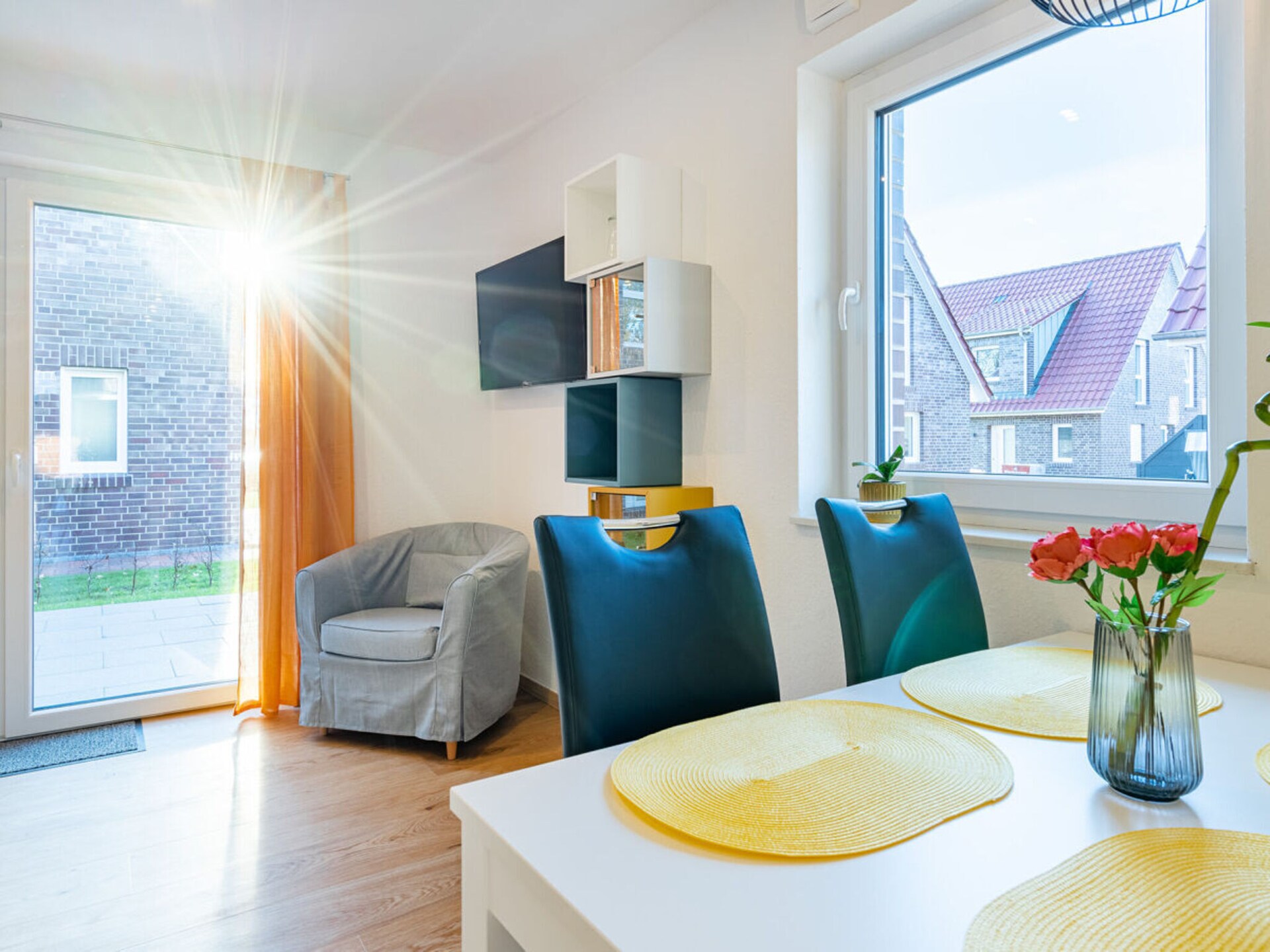 Licht vakantiehuis direct aan het zwemmeer in Aurich-Tannenhausen - foto 5