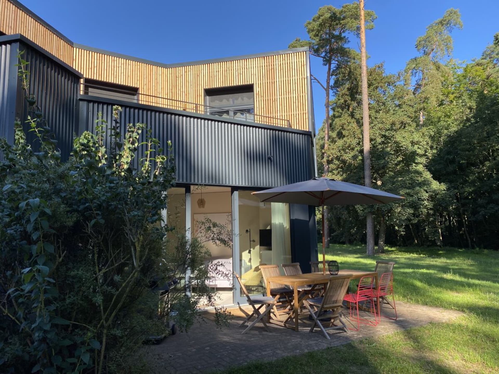 Architectonisch vakantiehuis direct aan het meer bij Templin voor 8 personen - foto 2