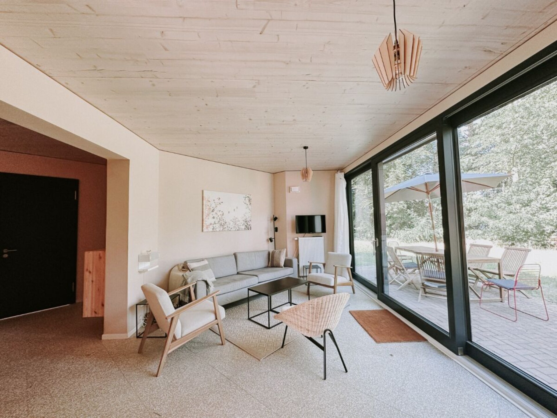 Architectonisch vakantiehuis direct aan het meer bij Templin voor 8 personen - foto 3