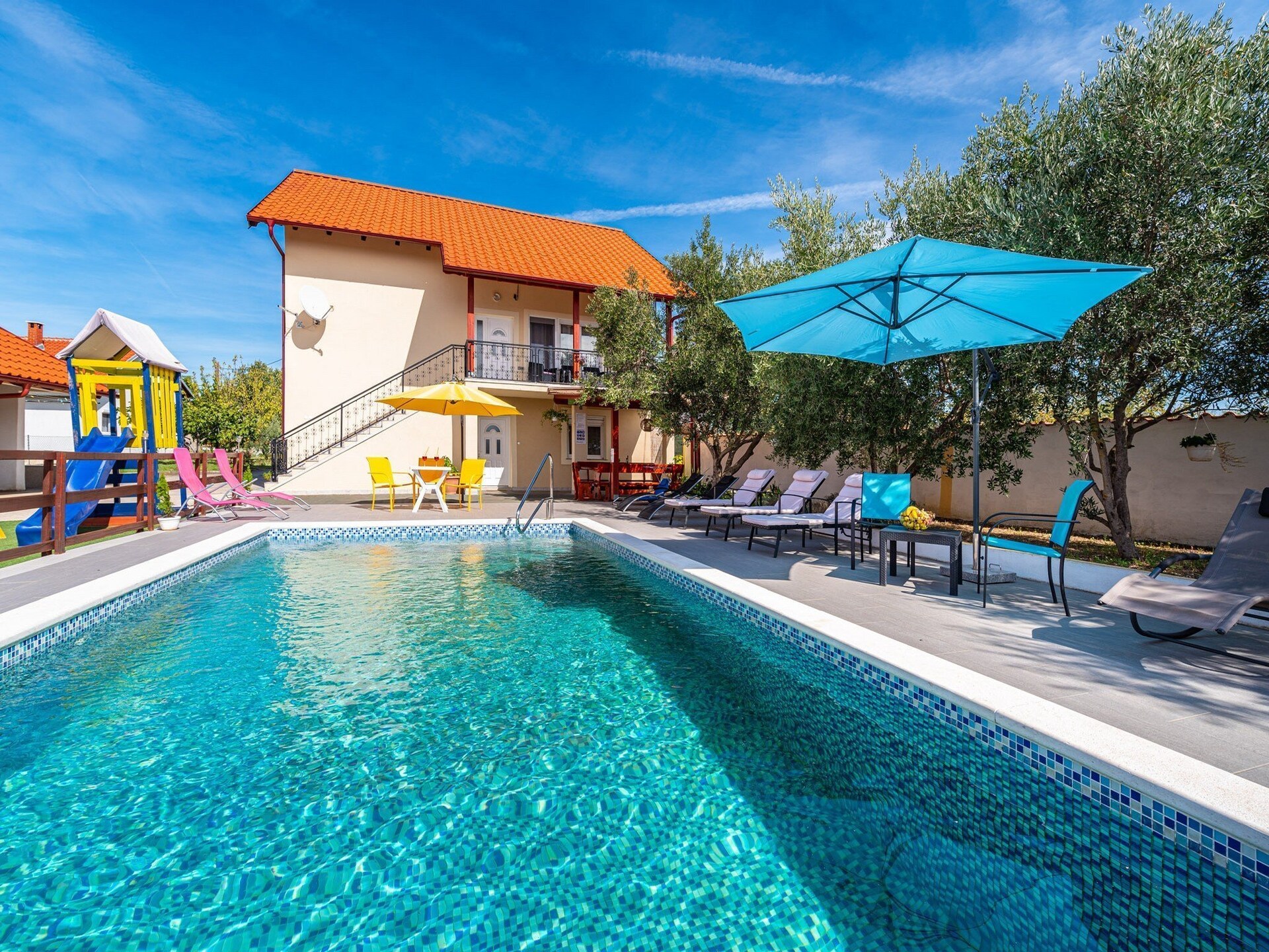 Ruime Vijf-Slaapkamer Villa met Verwarmd Zwembad bij Zadar - foto 36