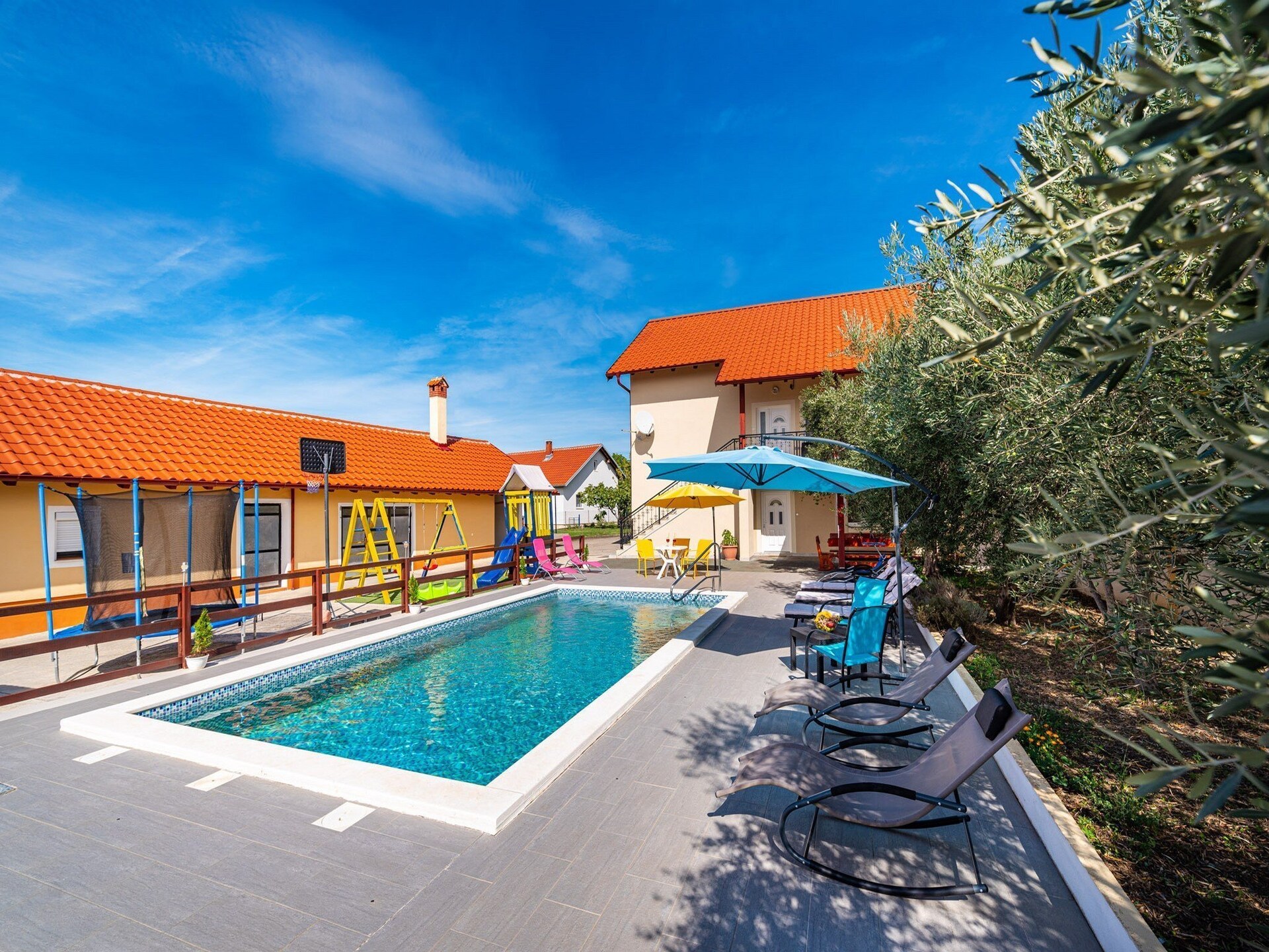 Ruime Vijf-Slaapkamer Villa met Verwarmd Zwembad bij Zadar - foto 38