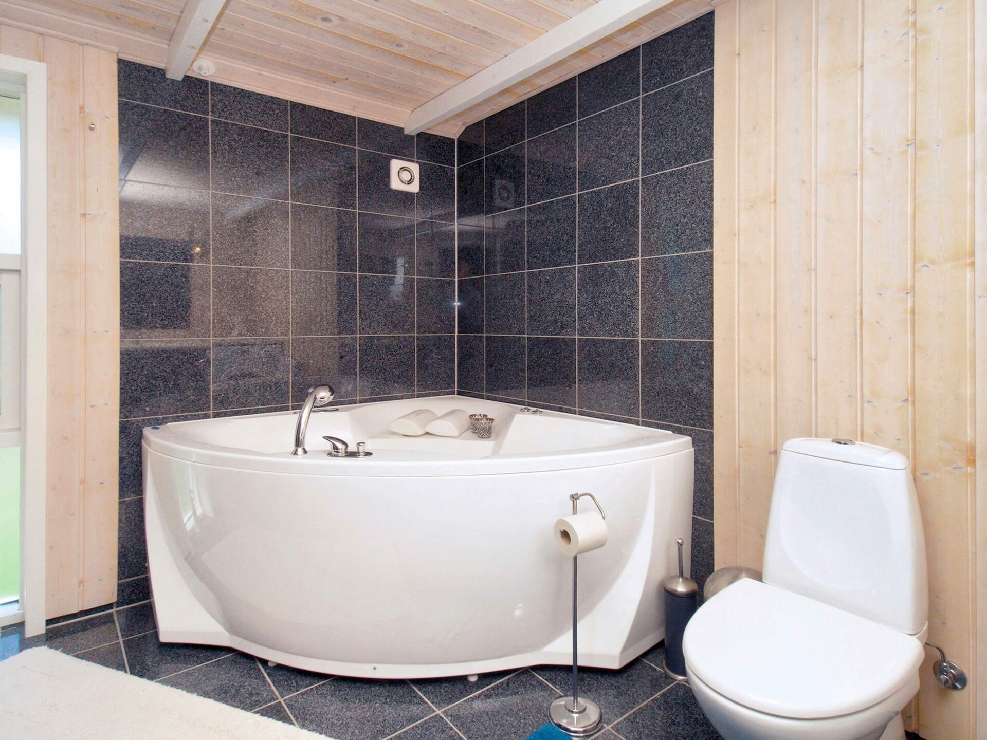 Aan zee: Rustgevend vakantiehuis in Skibby met sauna en whirlpool - foto 19
