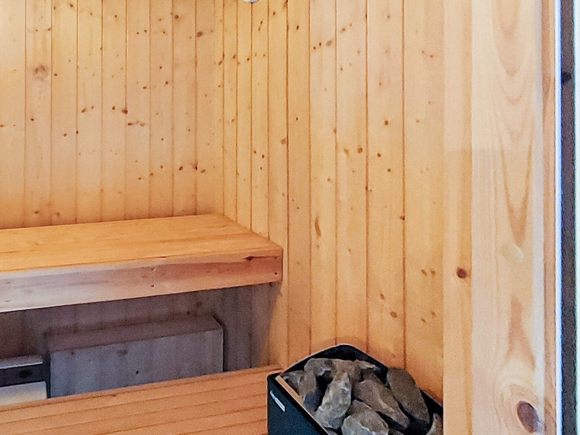 Aan zee: Rustgevend vakantiehuis in Skibby met sauna en whirlpool - foto 35