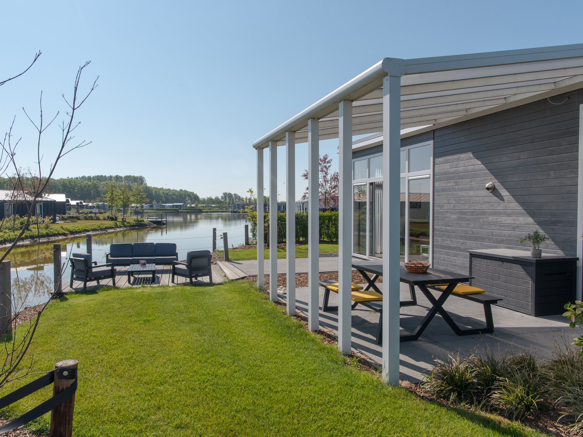 Modern vakantiehuis met overdekt terras aan de Oosterschelde in Wemeldinge - foto 6