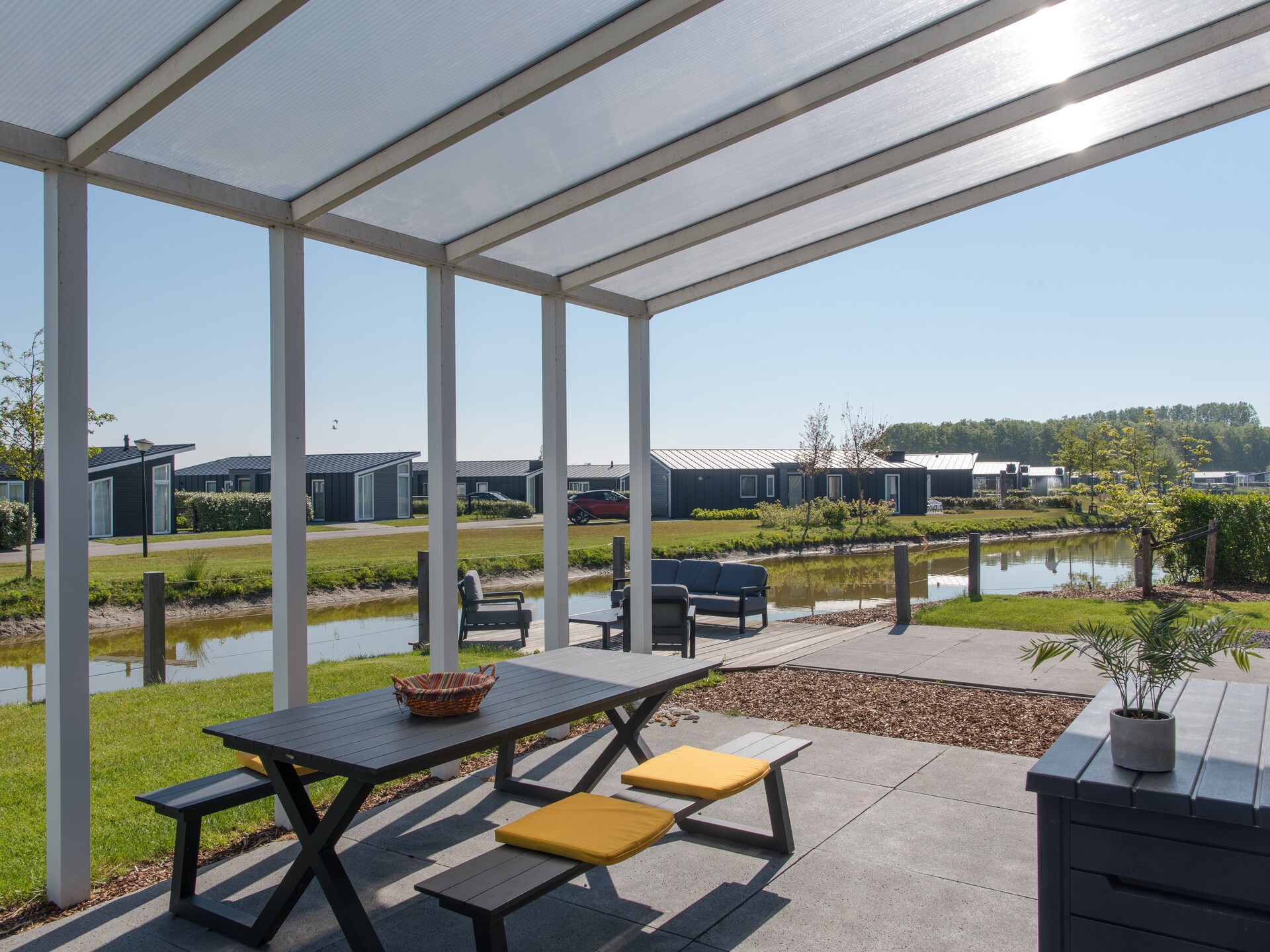 Modern vakantiehuis met overdekt terras aan de Oosterschelde in Wemeldinge - foto 14