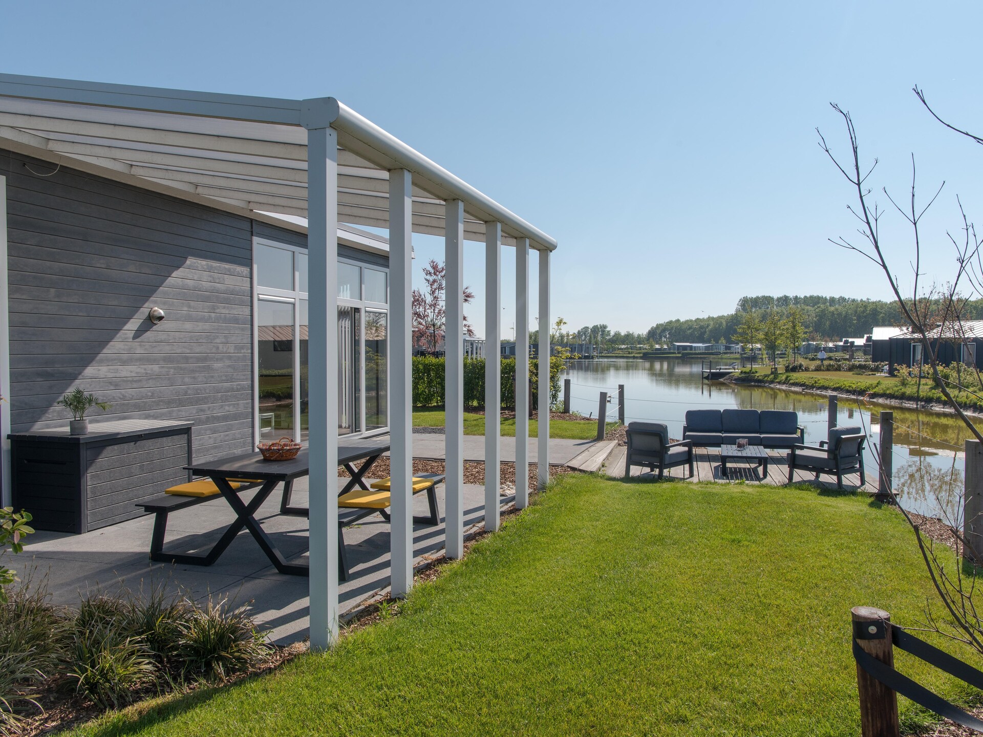 Modern vakantiehuis met overdekt terras aan de Oosterschelde in Wemeldinge - foto 10