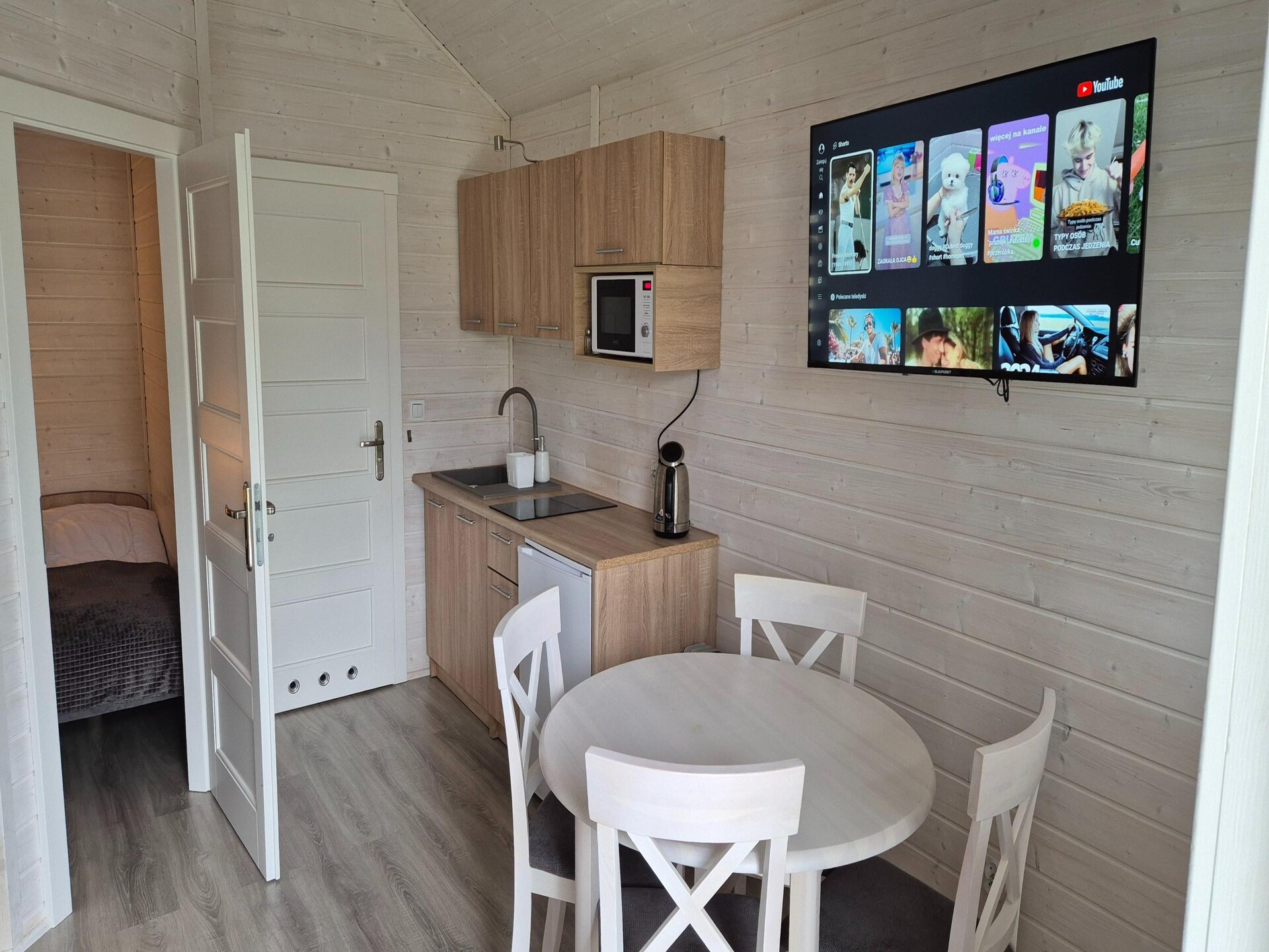 4-persoons vakantiehuis in Dziwnówek nabij het meer - foto 4