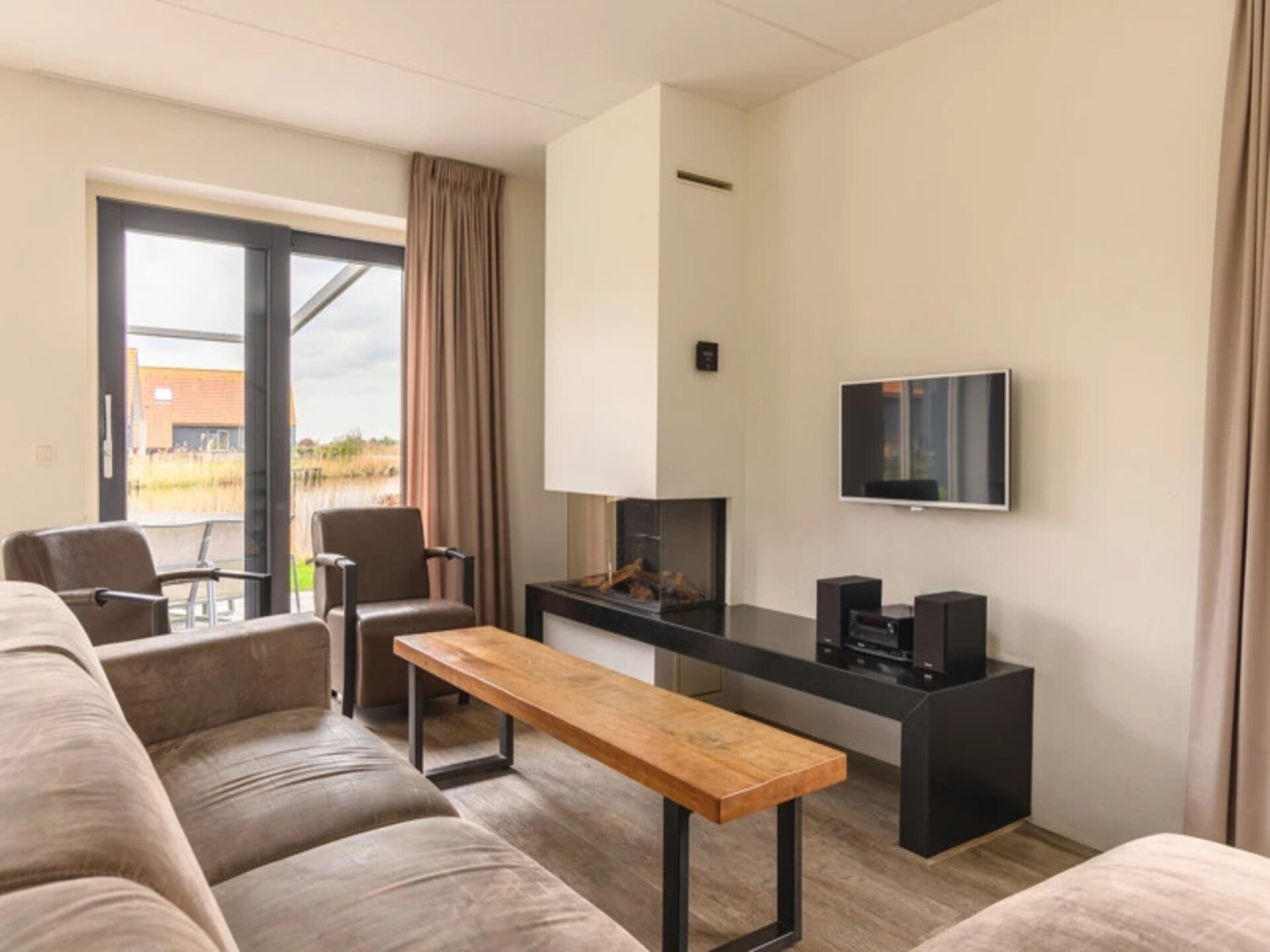 Modern vakantiehuis aan rustig recreatiemeer in Langelille - foto 2