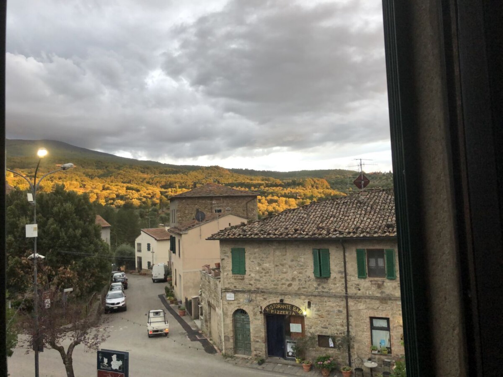 Elegant appartement in Seggiano met panoramisch uitzicht op de Toscaanse heuvels - foto 14