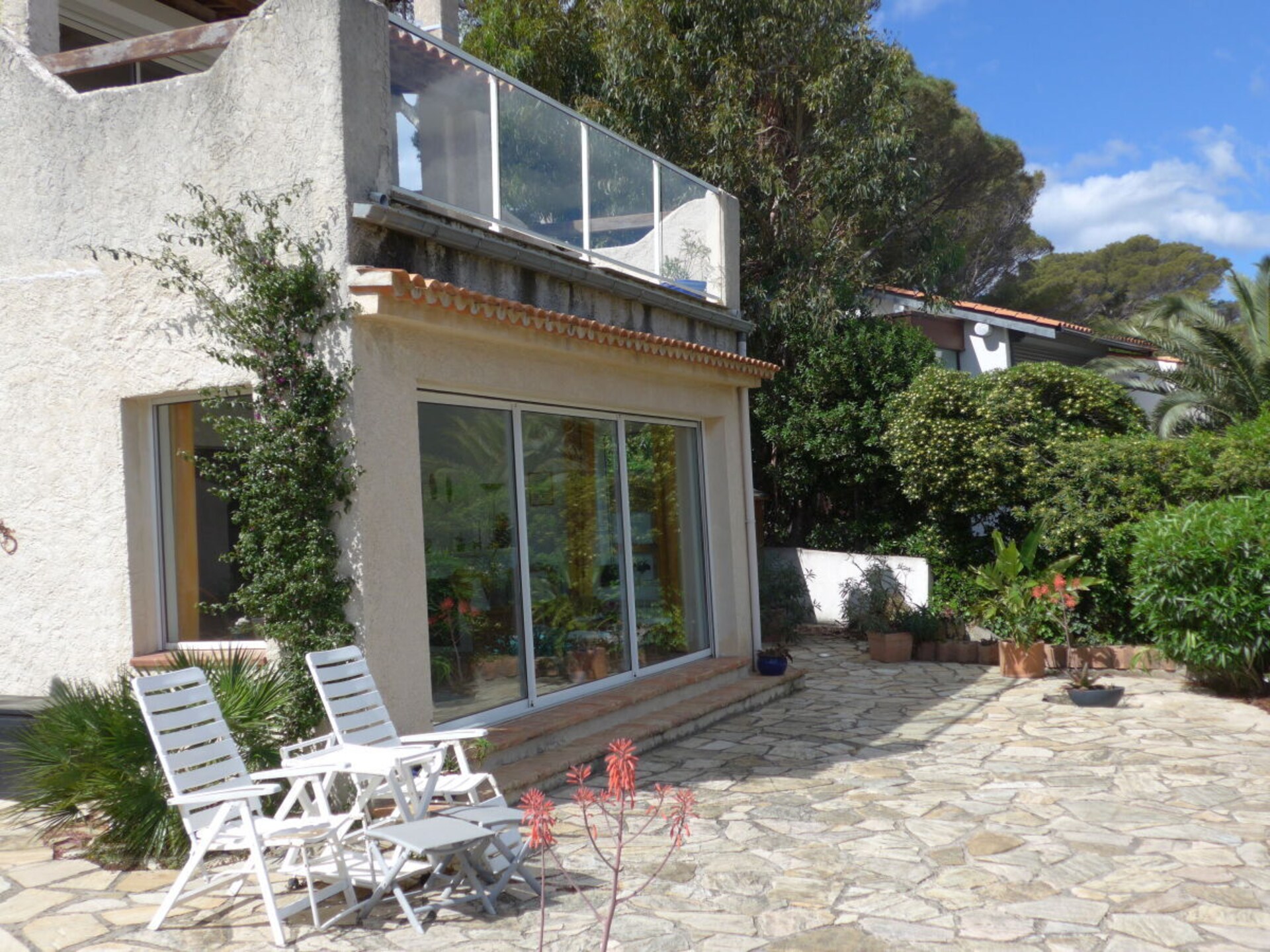 Zonovergoten appartement met dakterras en panoramisch uitzicht over de baai van Cavalaire - foto 1