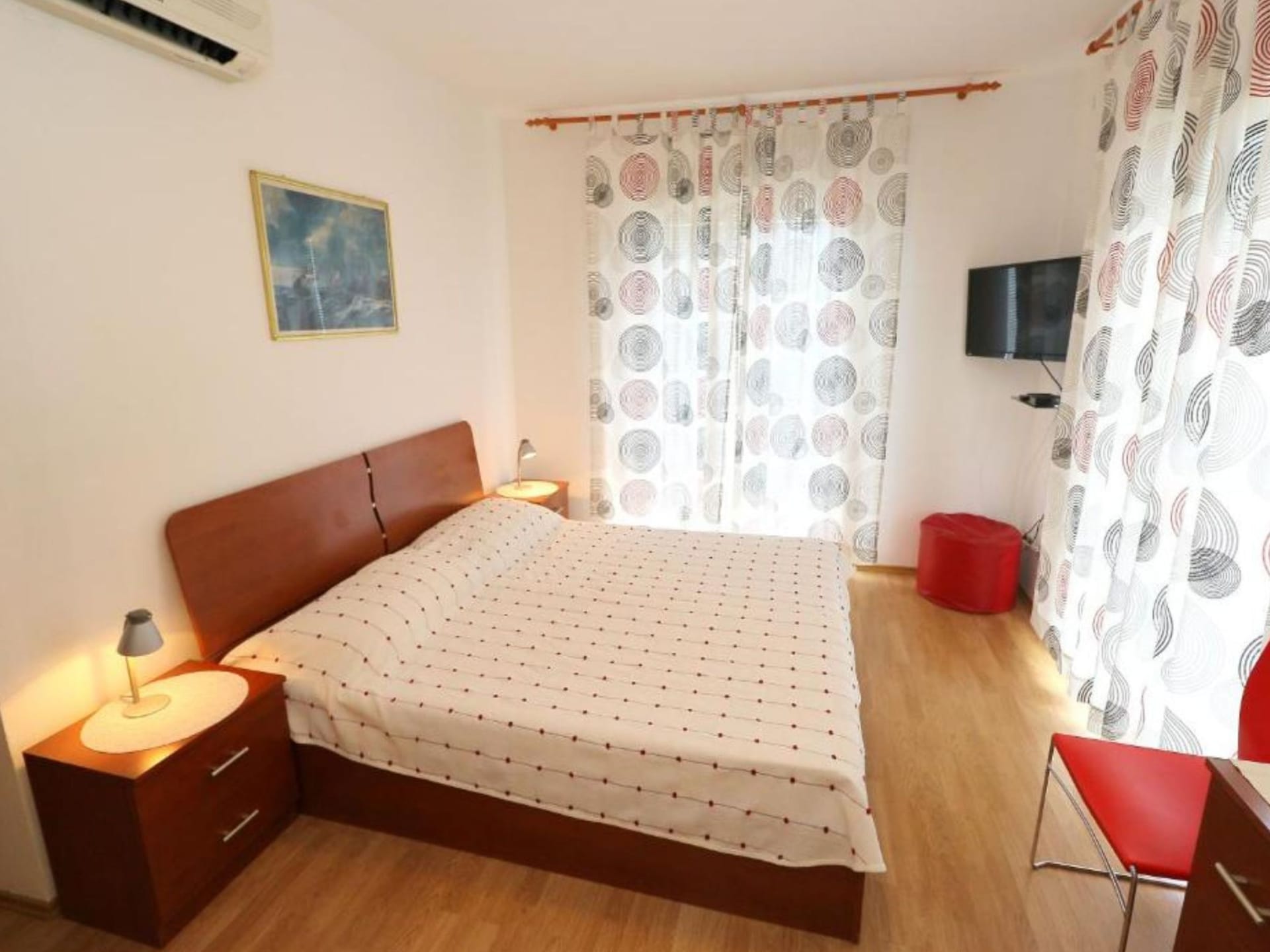 Luxe appartement met balkon en zeezicht op Hvar, vlakbij het strand - foto 2