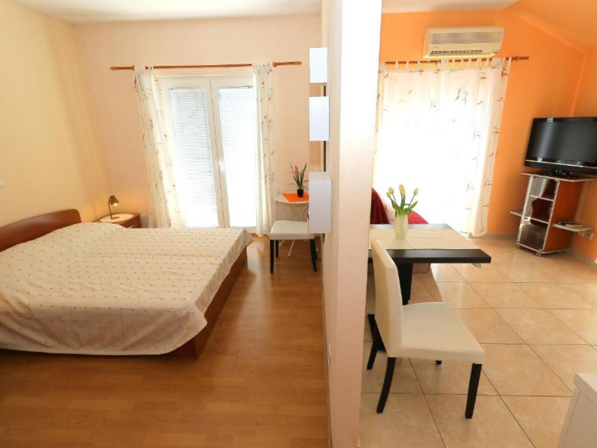2-persoons appartement in Hvar met zeezicht en balkon - foto 1