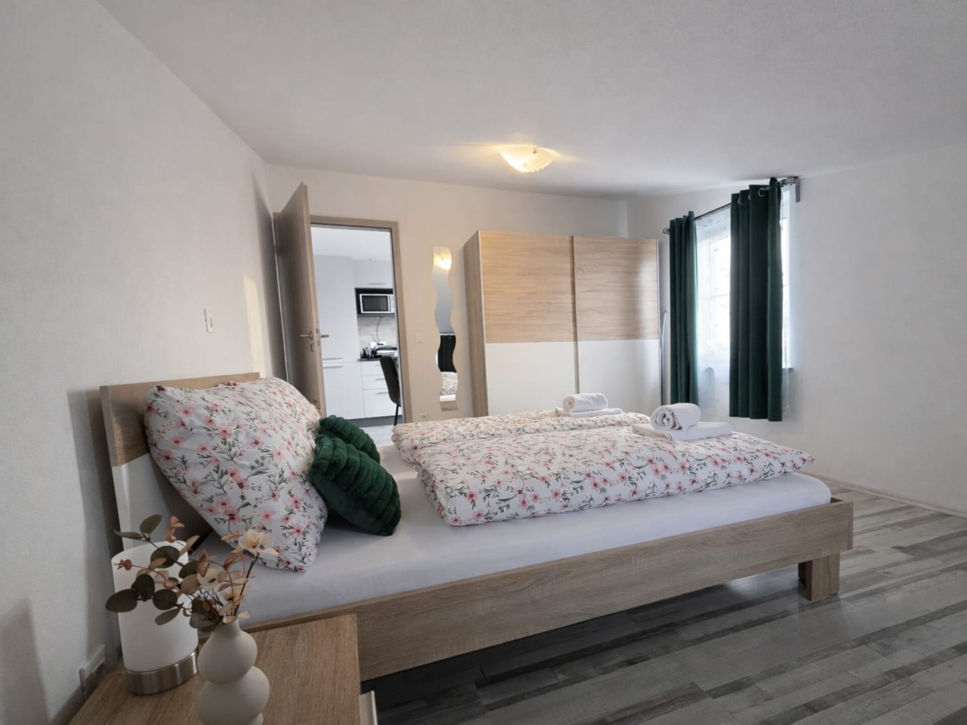 Zonovergoten appartement met zeezicht en terras op 400m van strand in Poreč - foto 9