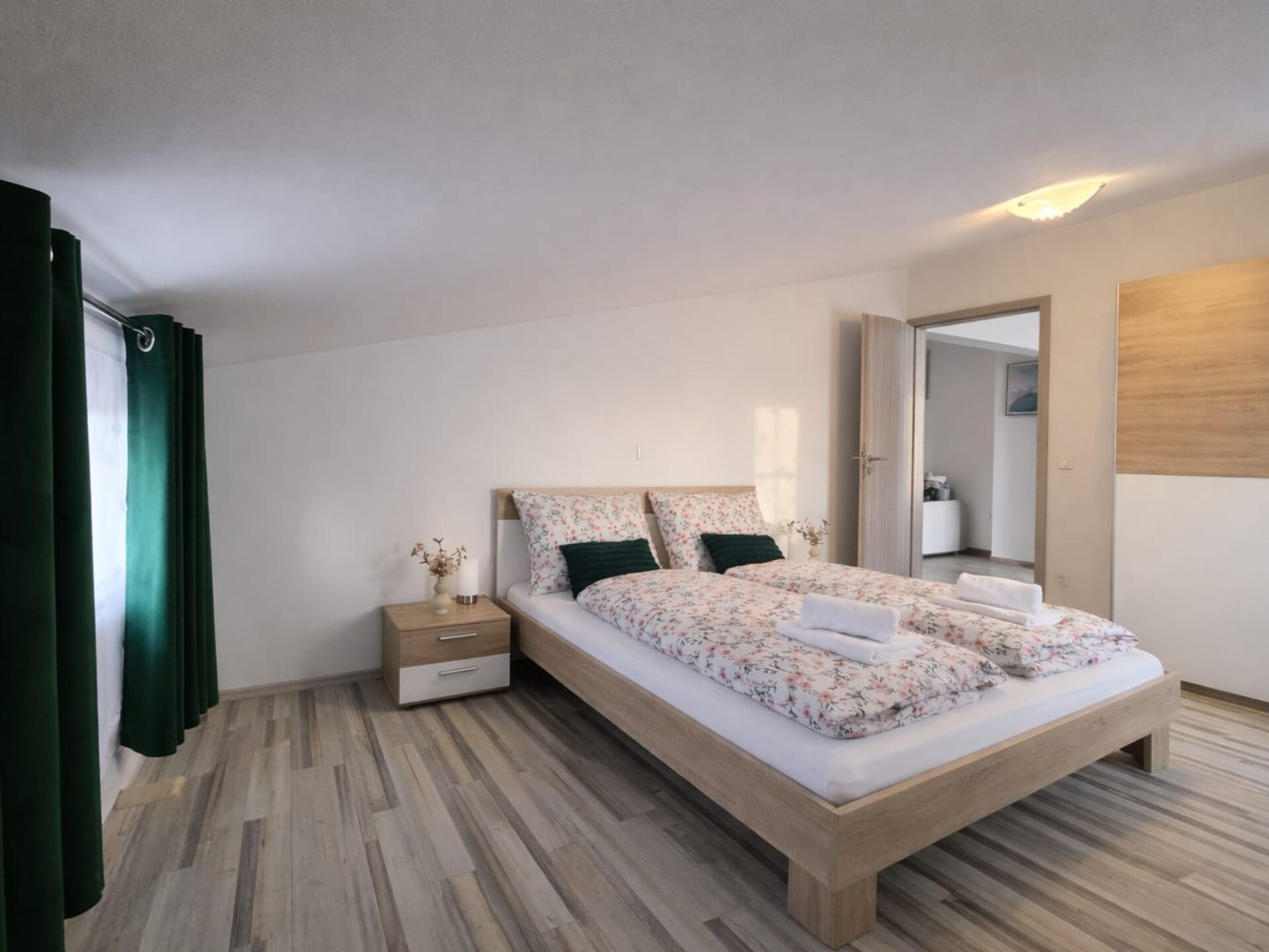 Zonovergoten appartement met zeezicht en terras op 400m van strand in Poreč - foto 12