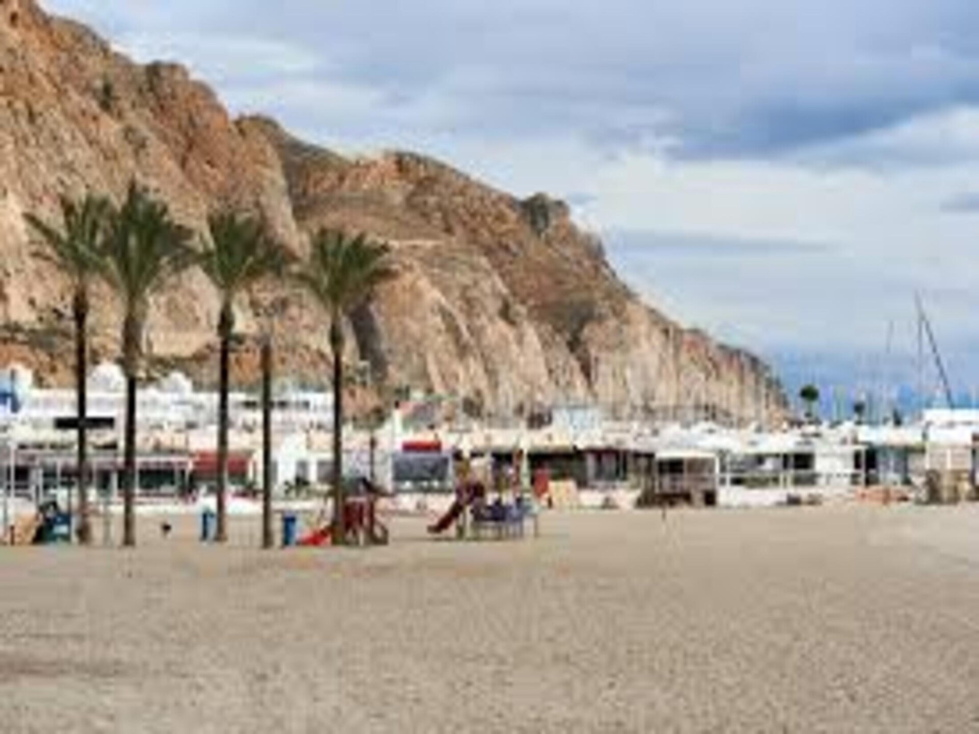 Vakantiehuis aan het strand in Roquetas de Mar - foto 27