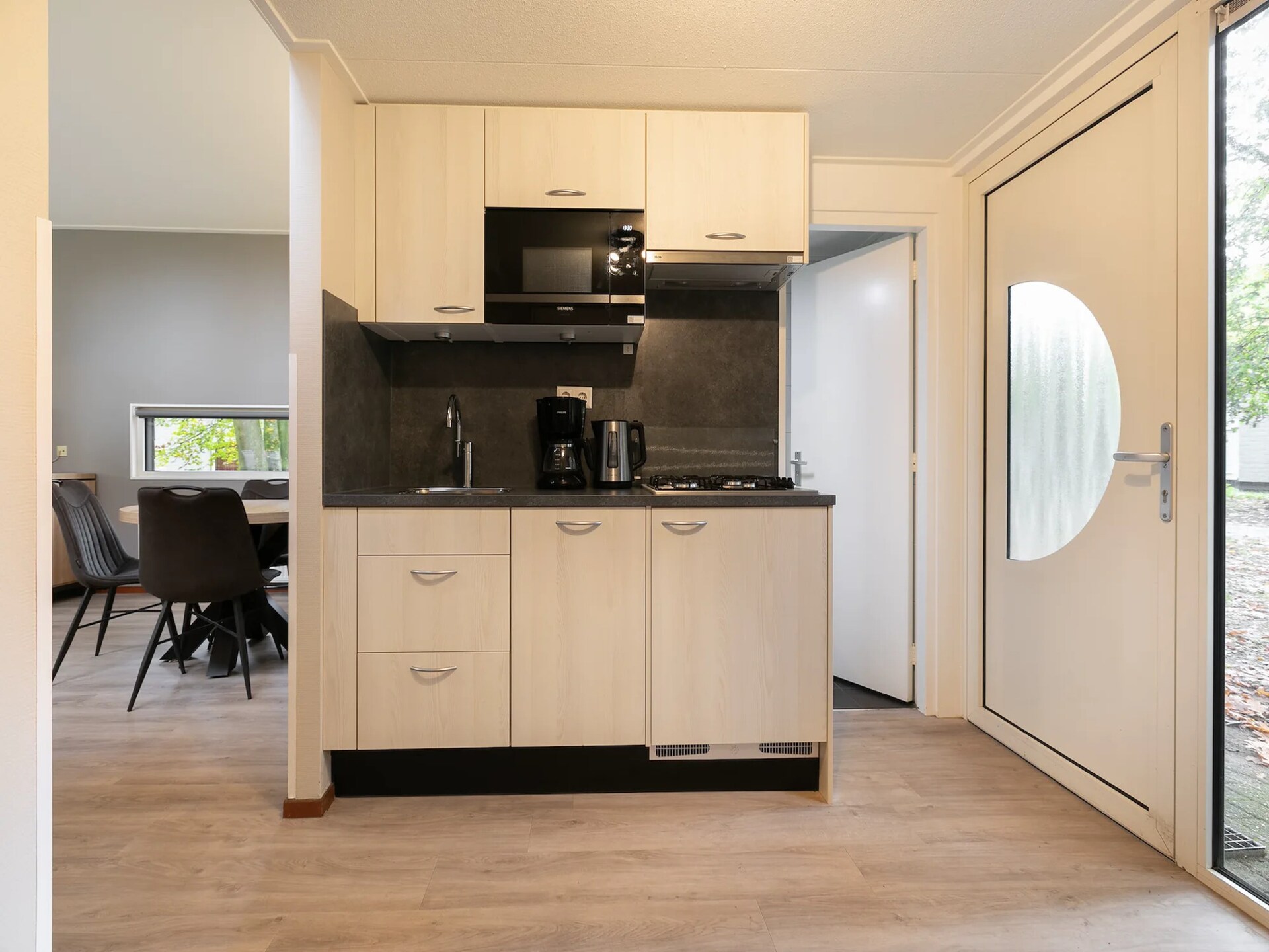 Autovrij genieten in bosrijke bungalow bij Kootwijkerzand - foto 3