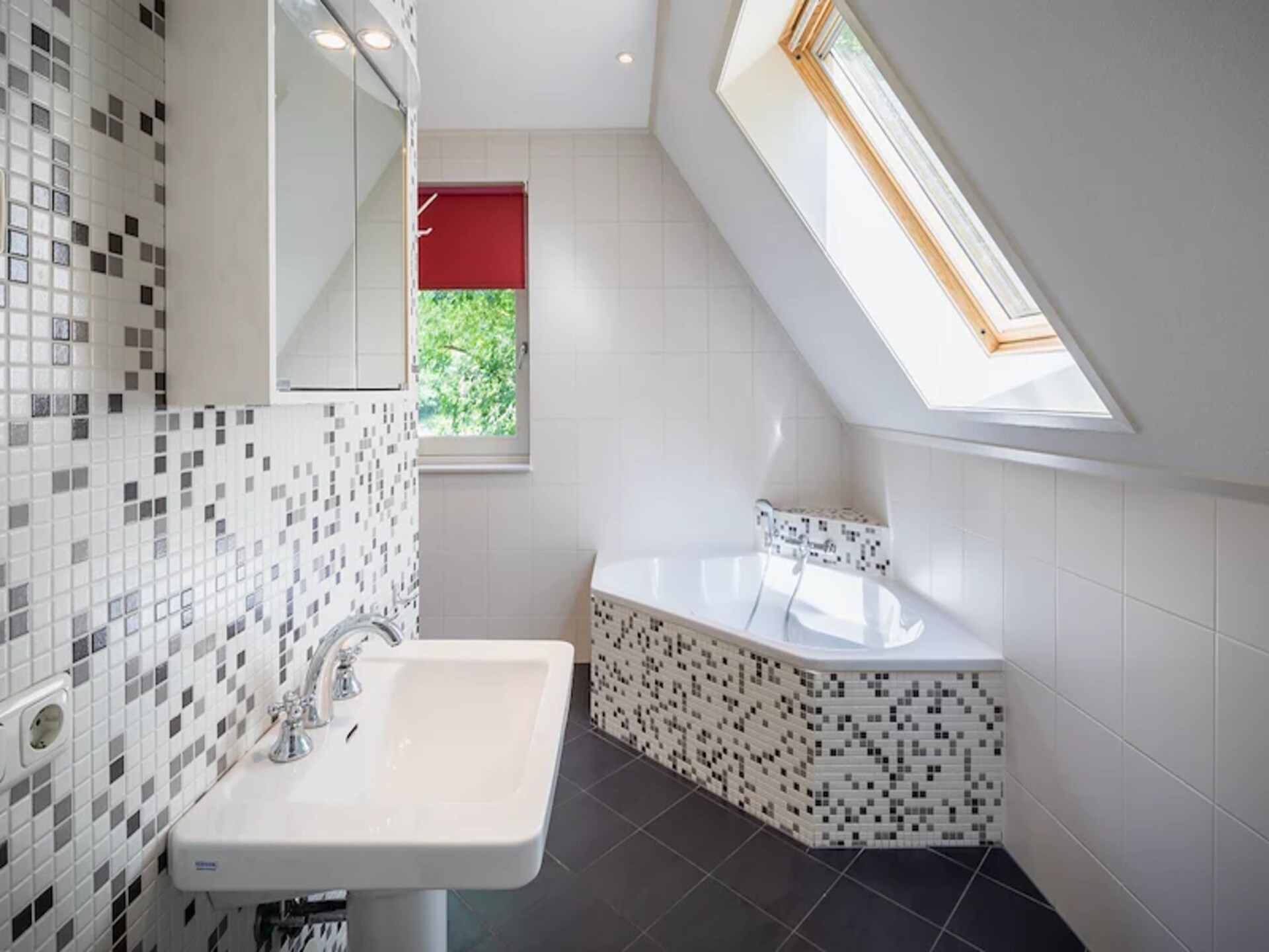 Ruime 10-persoons bungalow met sauna aan de rand van de Veluwse bossen - foto 10