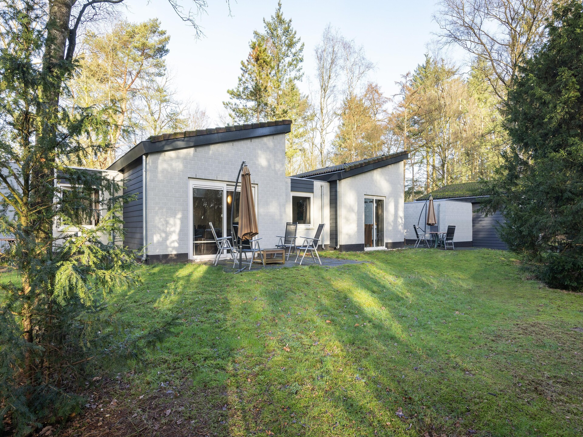 Gerestylede bungalow op autovrij Vakantiepark De Berkenhorst op de Veluwe - foto 8
