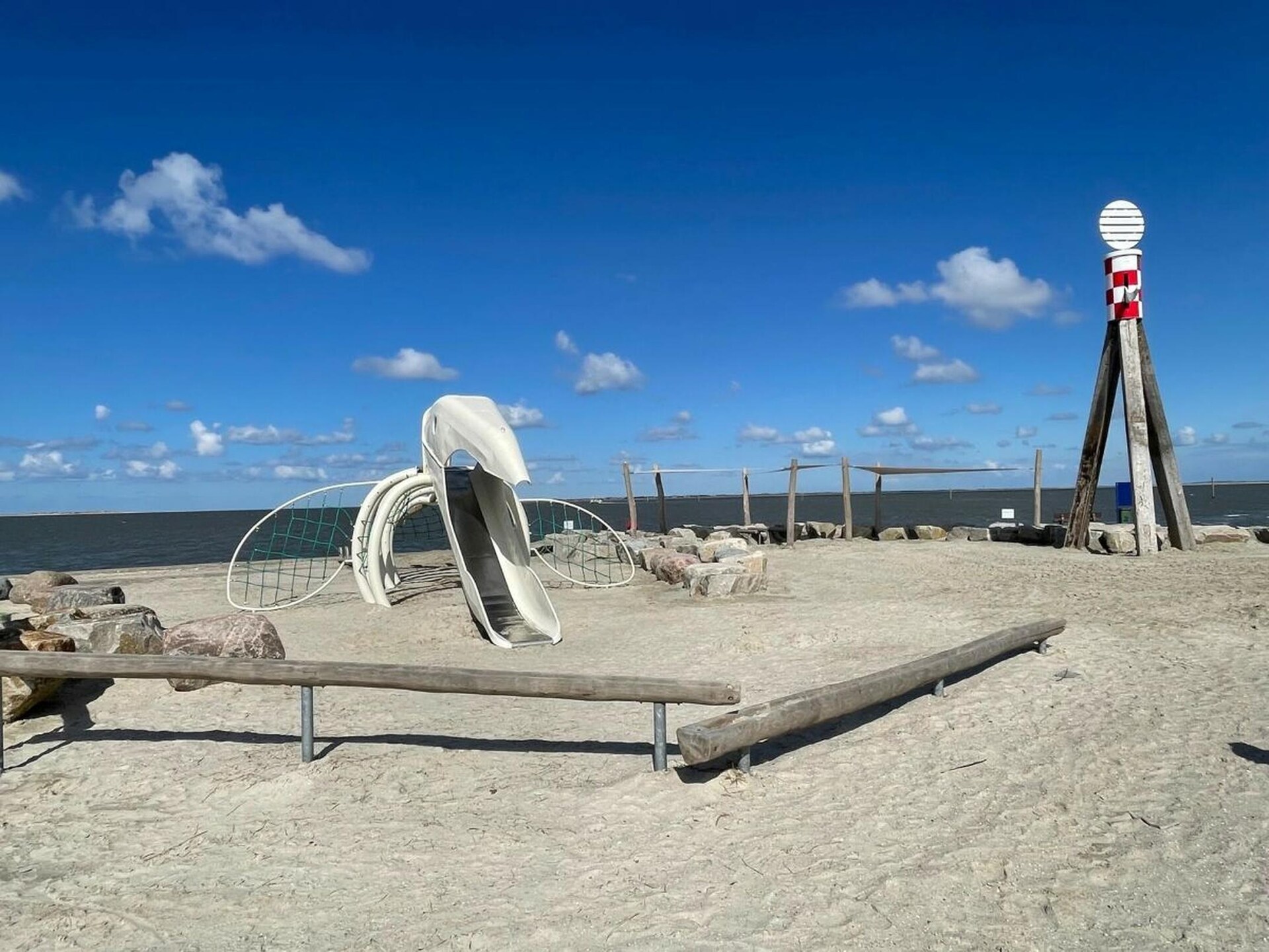 Liefdevolle bungalow op één niveau nabij strand Neßmersiel - foto 31