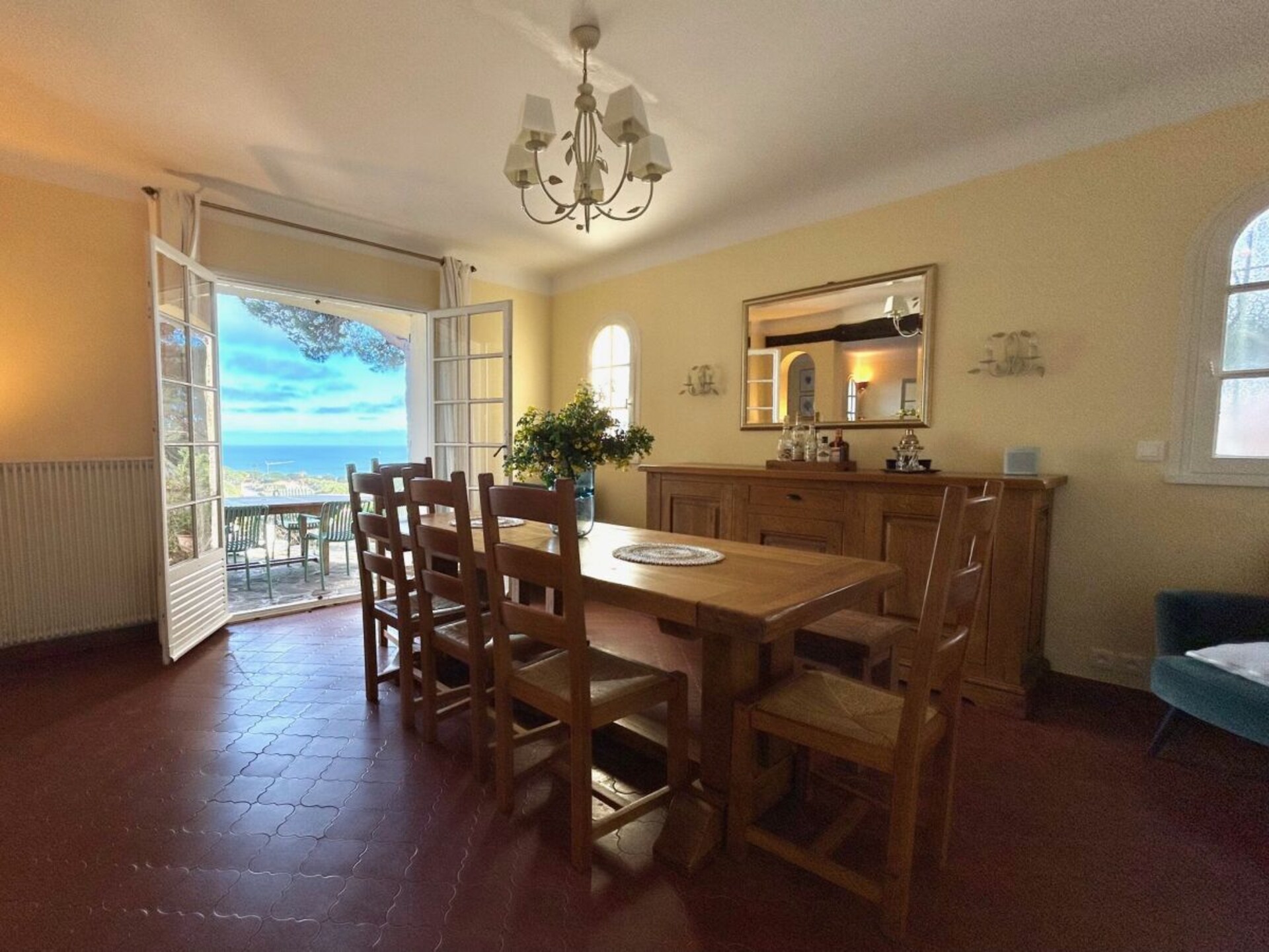 Ruime villa met privézwembad en zeezicht in Sainte-Maxime, 3 km van het strand - foto 10