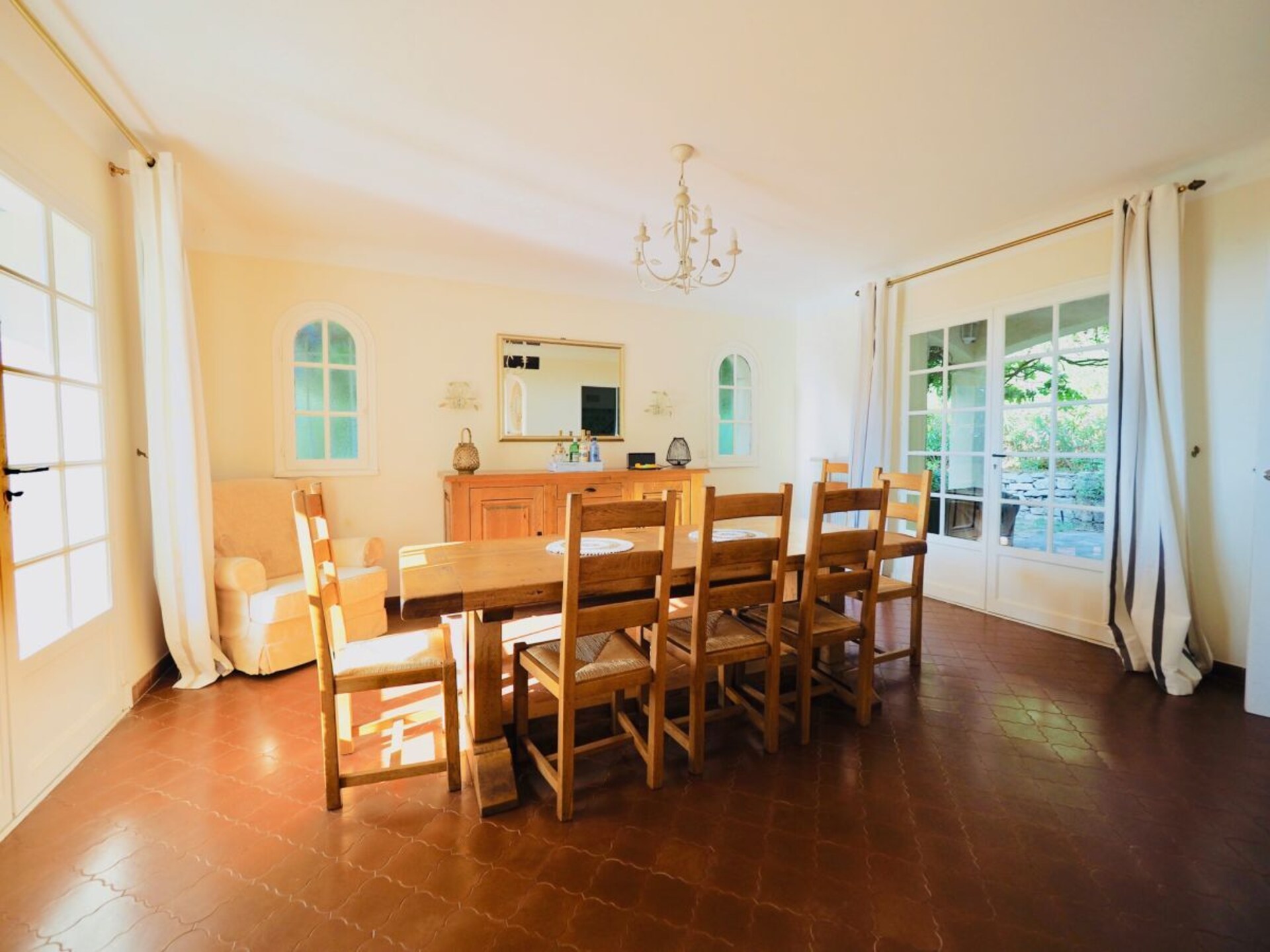 Ruime villa met privézwembad en zeezicht in Sainte-Maxime, 3 km van het strand - foto 20