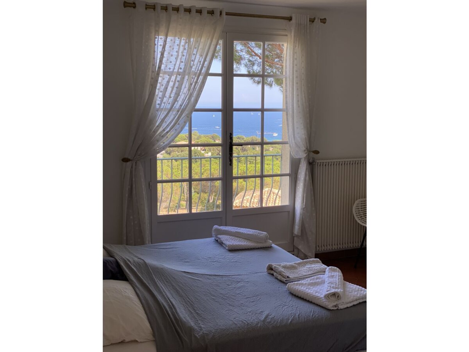 Ruime villa met privézwembad en zeezicht in Sainte-Maxime, 3 km van het strand - foto 23