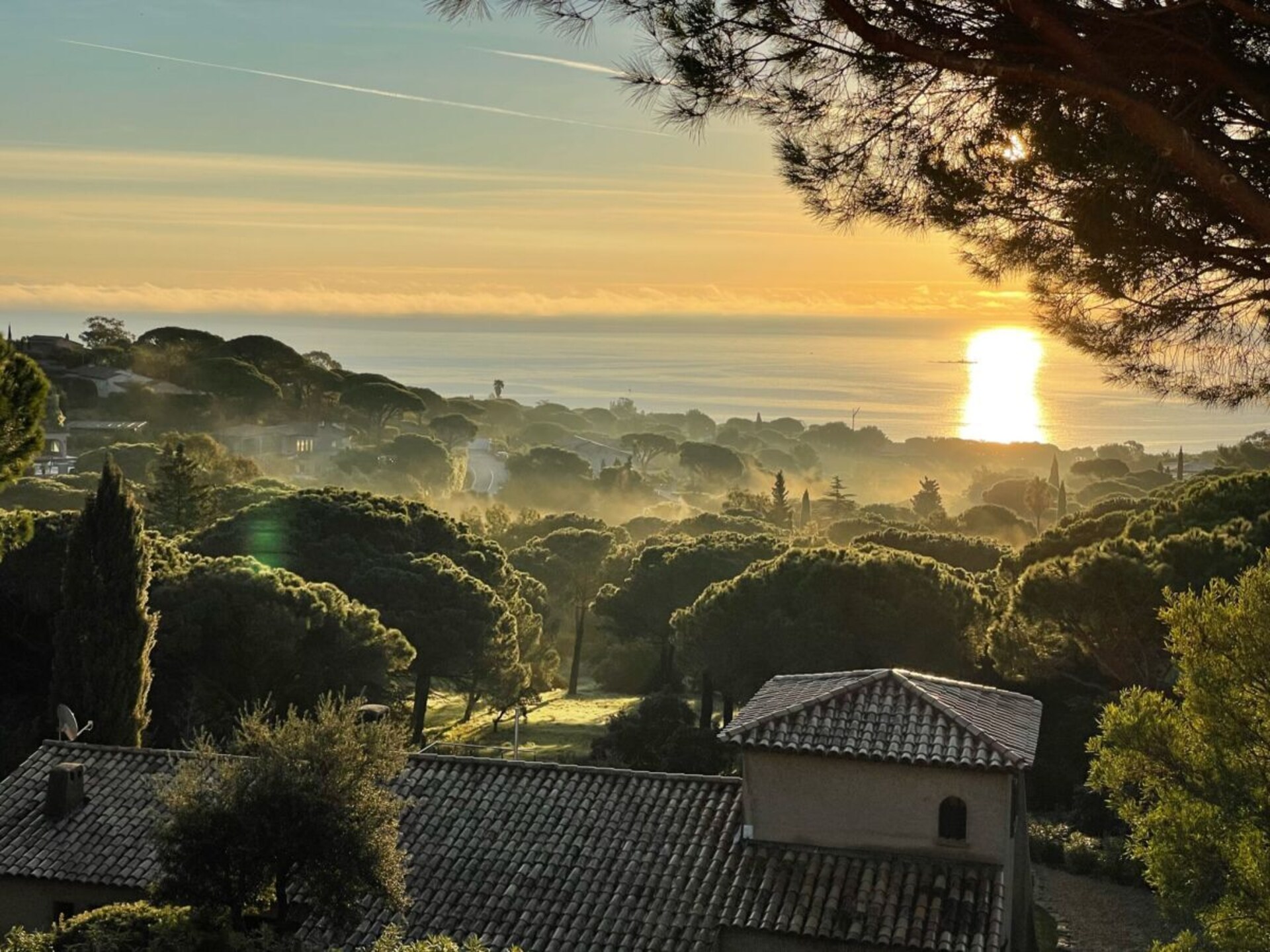 Ruime villa met privézwembad en zeezicht in Sainte-Maxime, 3 km van het strand - foto 33