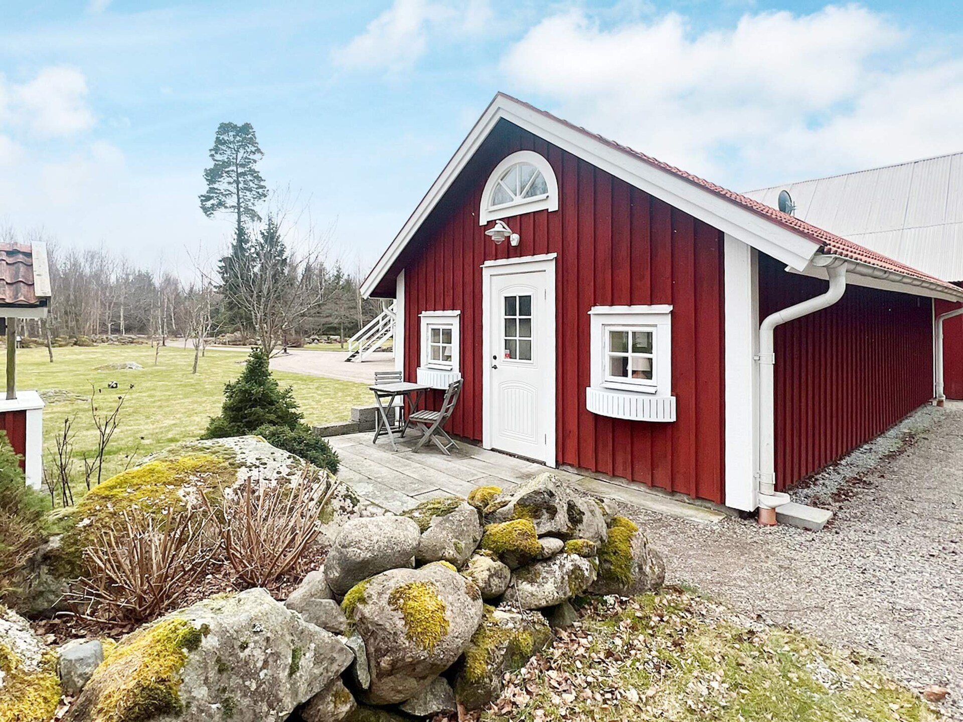 Kneuterig vakantiehuisje bij Växjö met leenfietsen, vlakbij het Åsnen-meer - foto 1