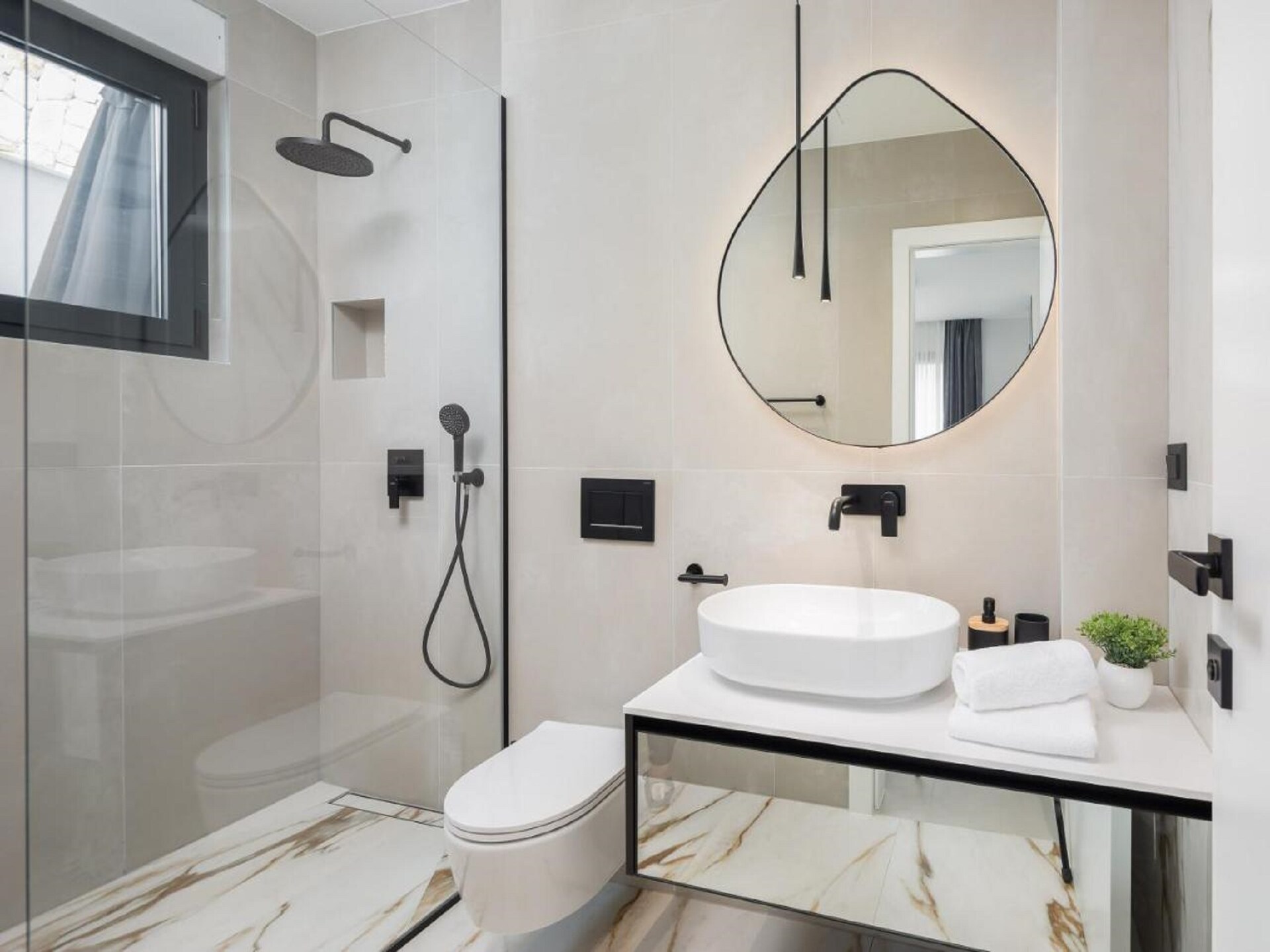 8-persoons luxe villa met privézwembad in Trogir - foto 28