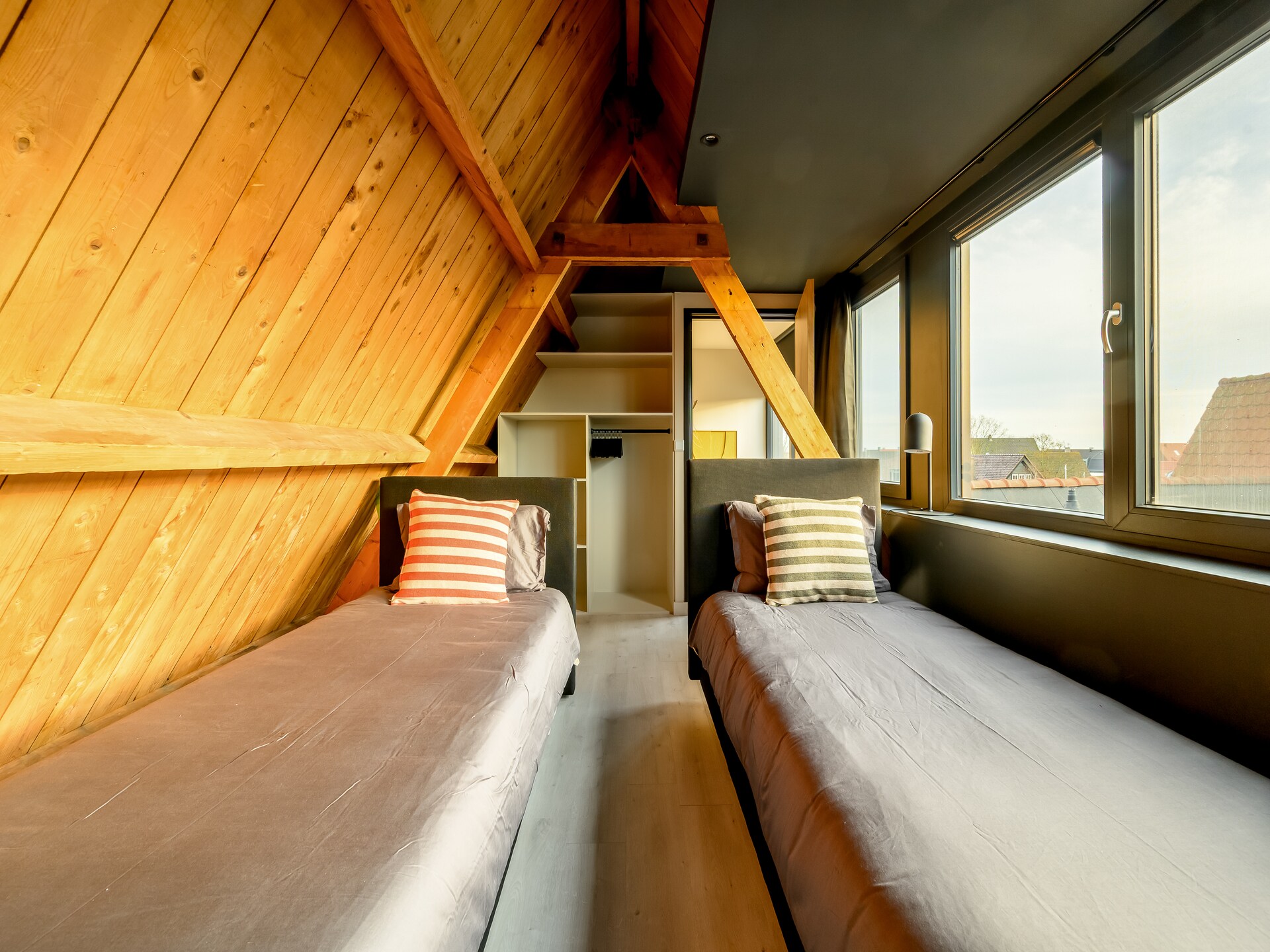 Loft Loopuyt: Riante wellnessloft voor 10 personen in hartje Julianadorp - foto 17