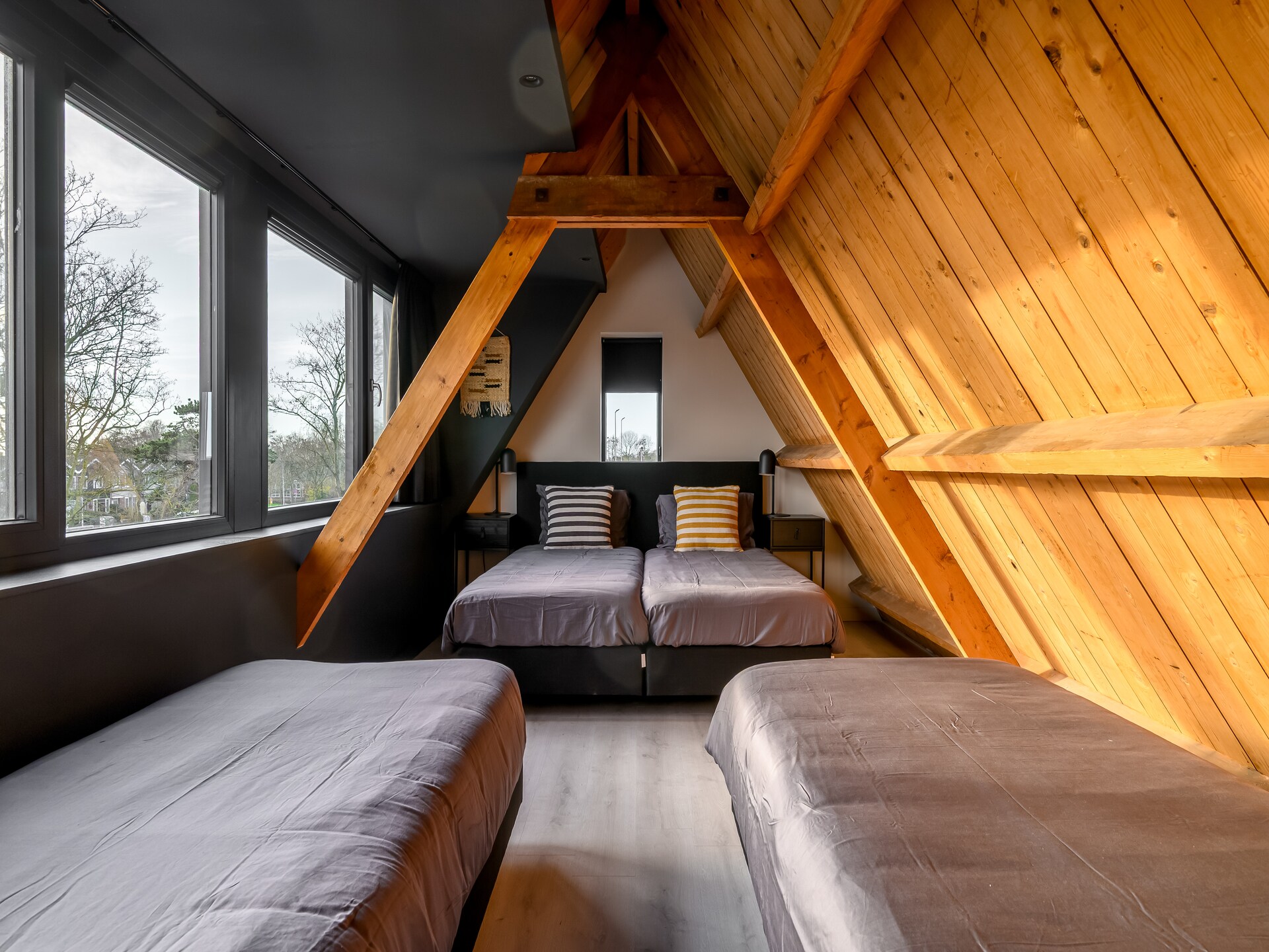 Loft Loopuyt: Riante wellnessloft voor 10 personen in hartje Julianadorp - foto 18