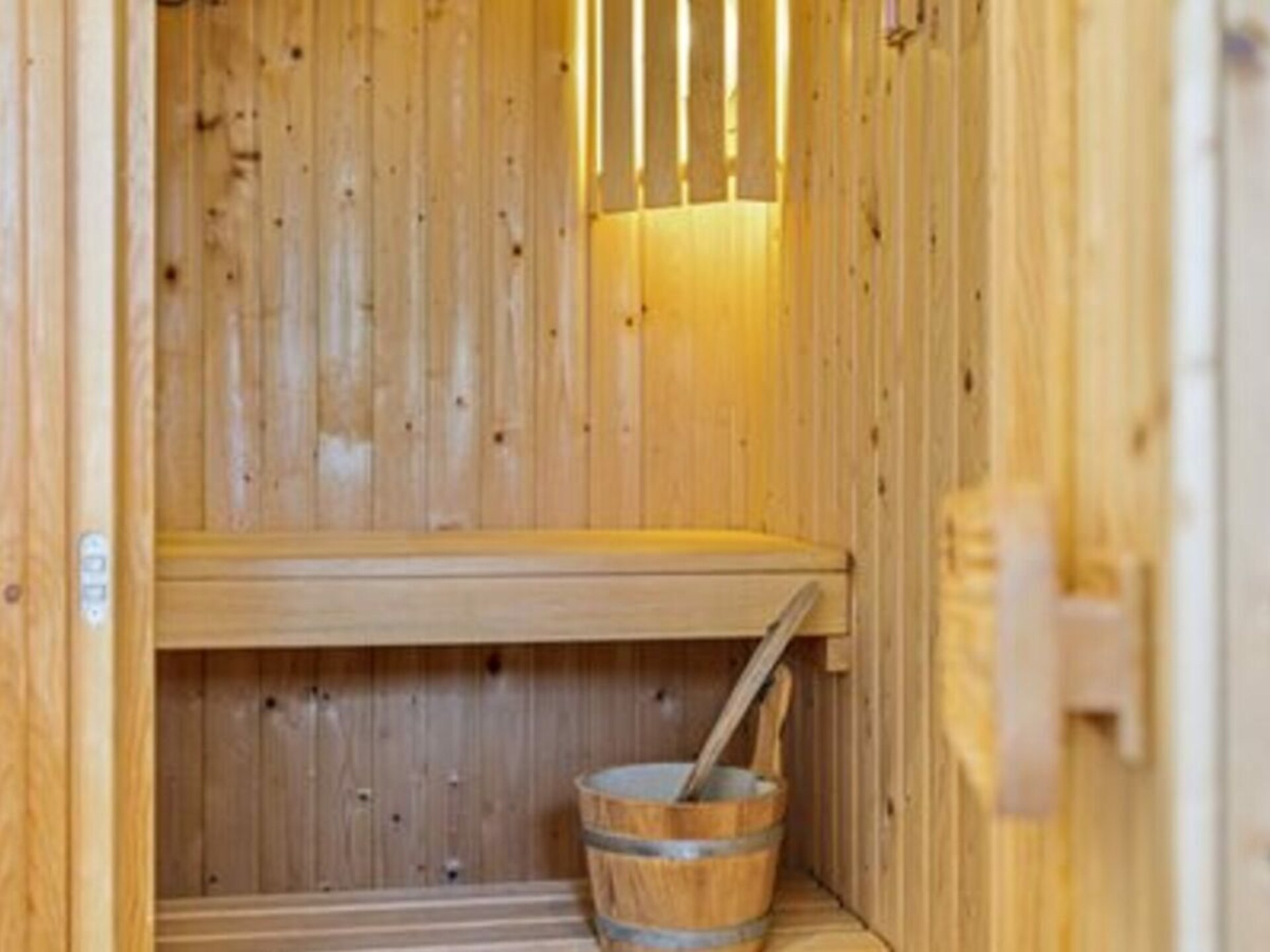 Luxe vakantiehuis met sauna en whirlpool, 20 min van strand Ouddorp - foto 20