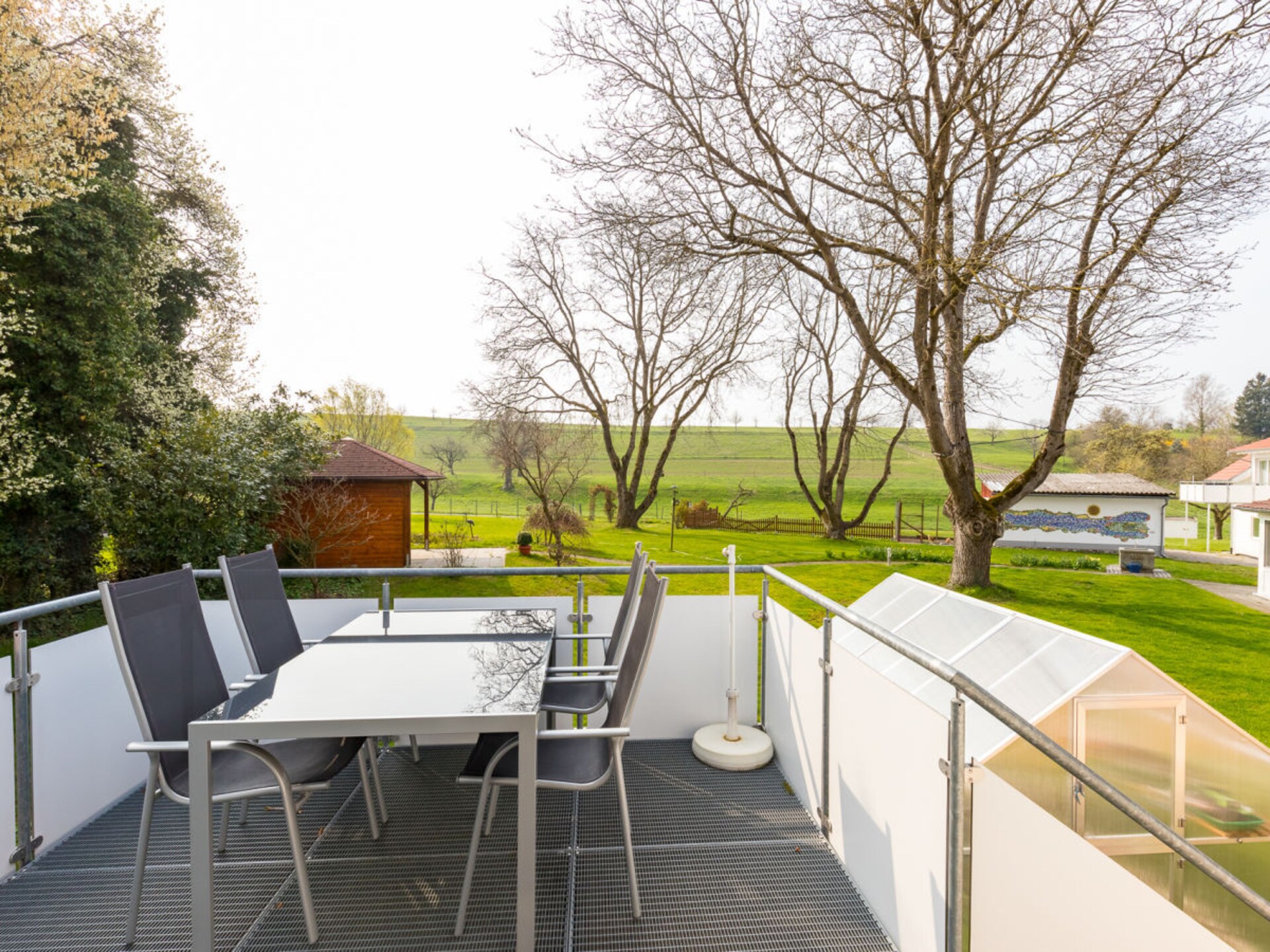 Licht vakantiehuis met balkon en tuin op 4 km van Überlingen - foto 16