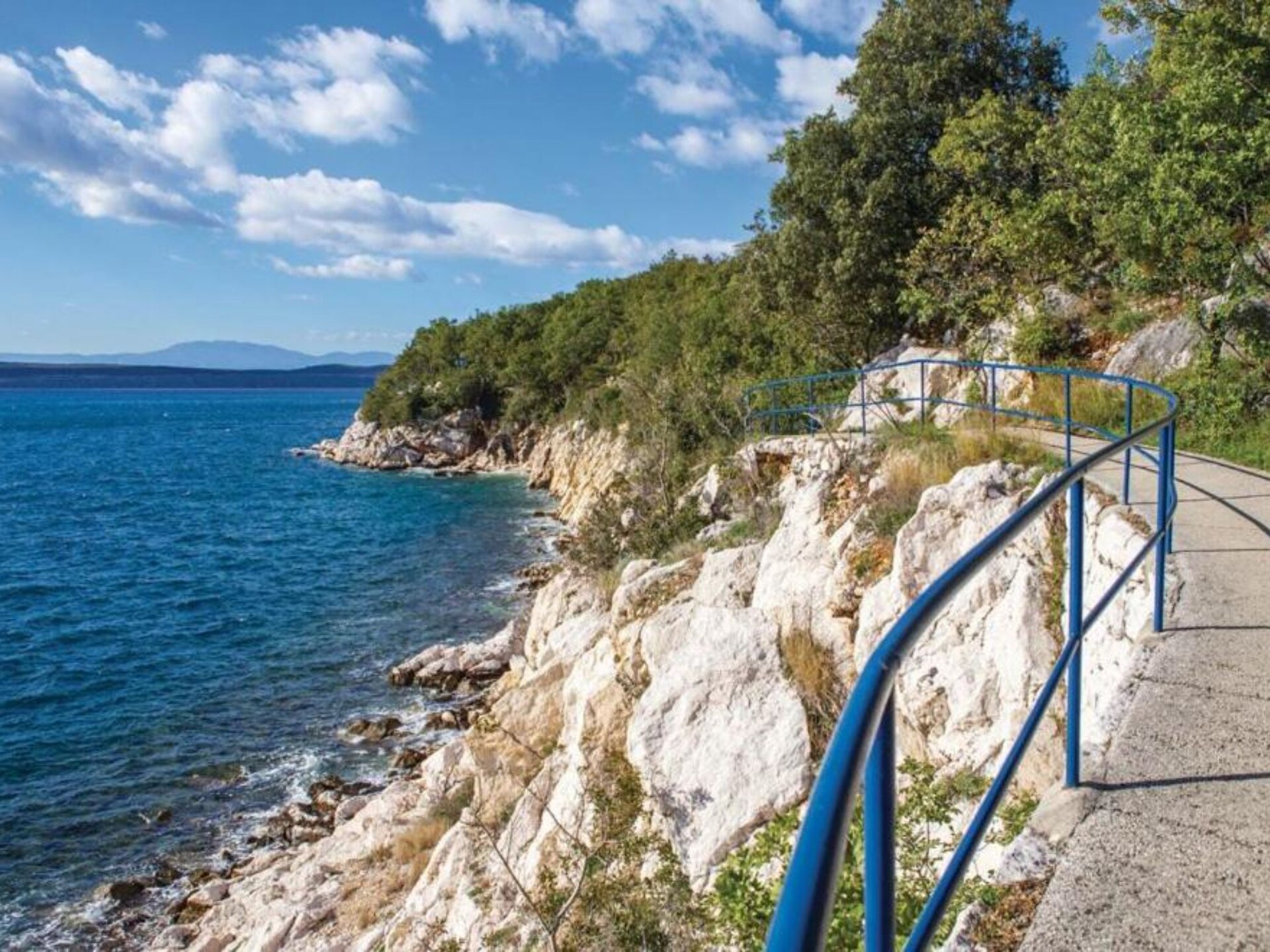 Panoramisch appartement met zeezicht en terras in Crikvenica - foto 31