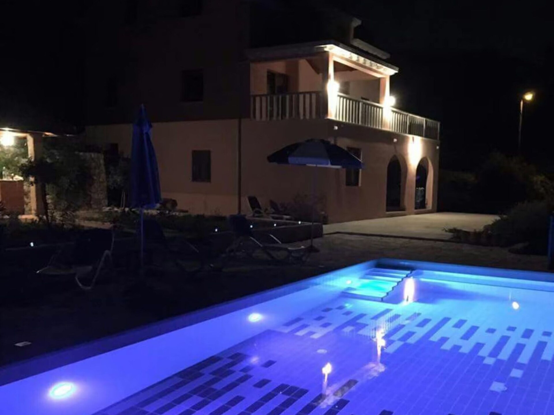 Villa Oliva in Gruda: Rustige villa met zwembad en terras - foto 19
