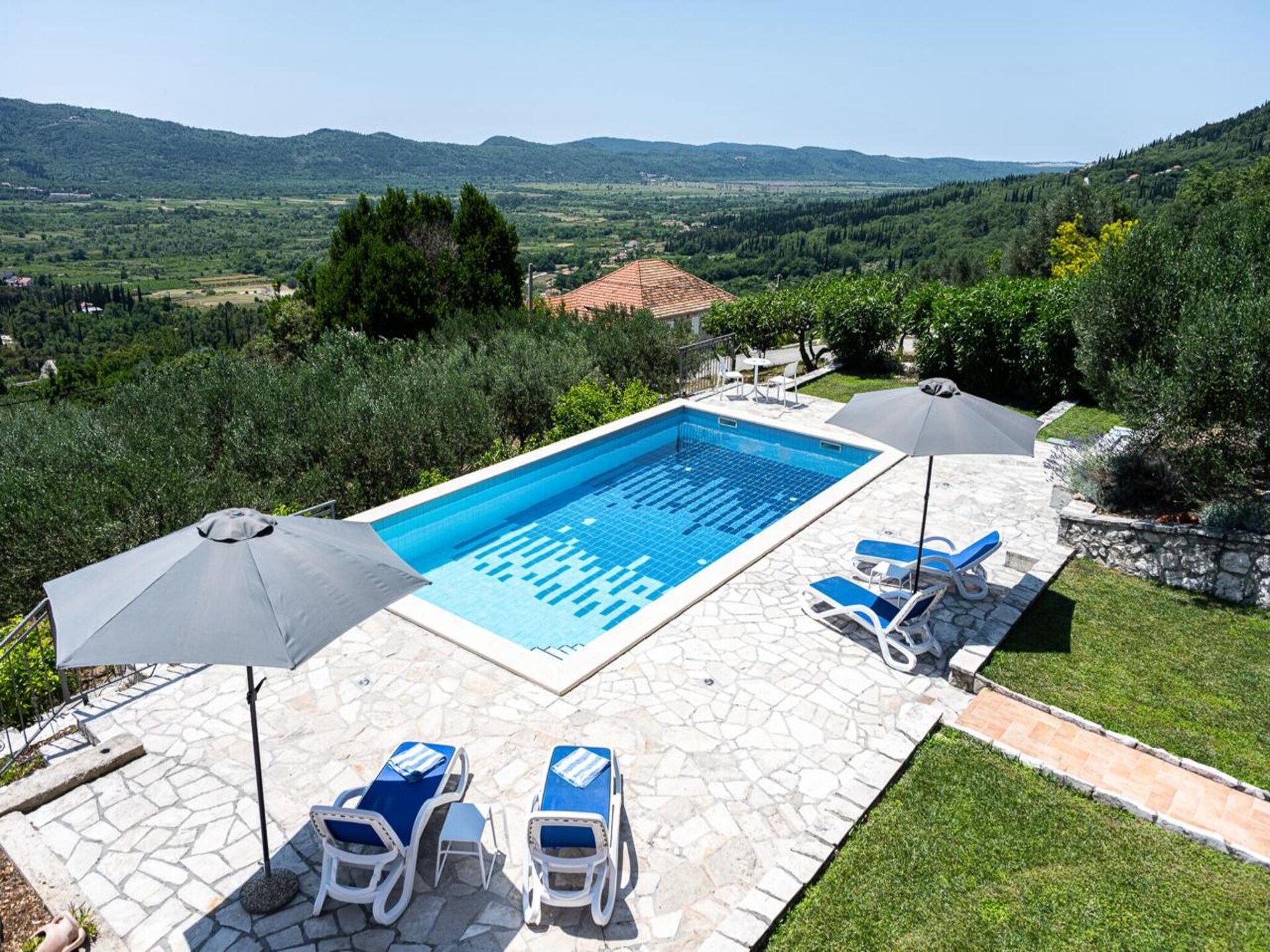 Villa Oliva in Gruda: Rustige villa met zwembad en terras - foto 24