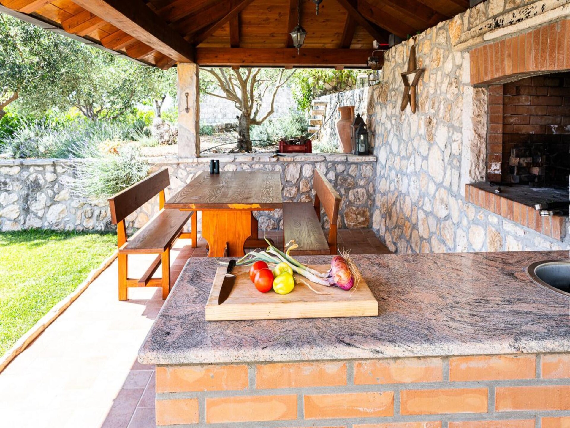Villa Oliva in Gruda: Rustige villa met zwembad en terras - foto 17