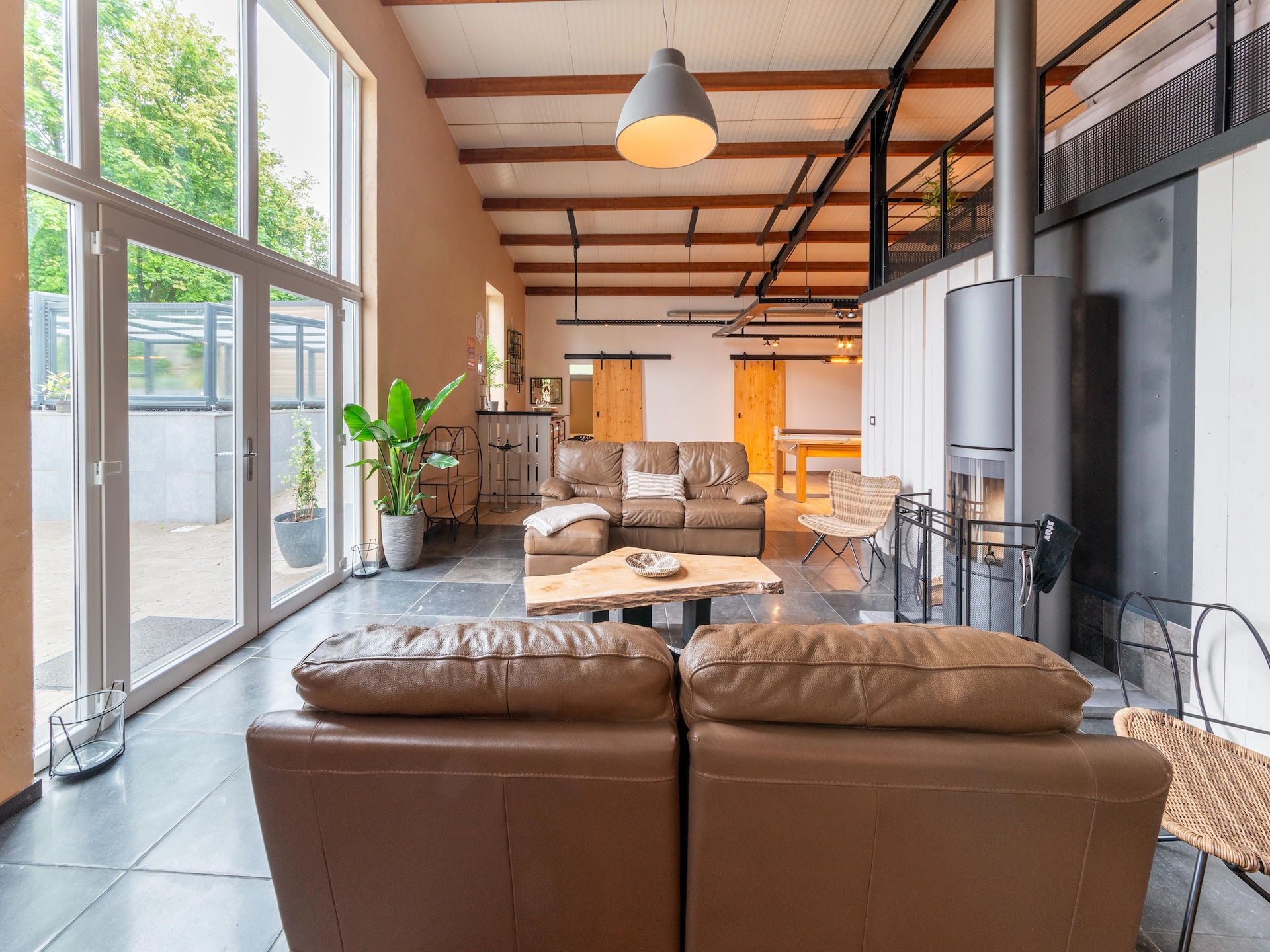 Gite à la ferme avec Piscine intérrieur sauna et bains à remous - foto 8